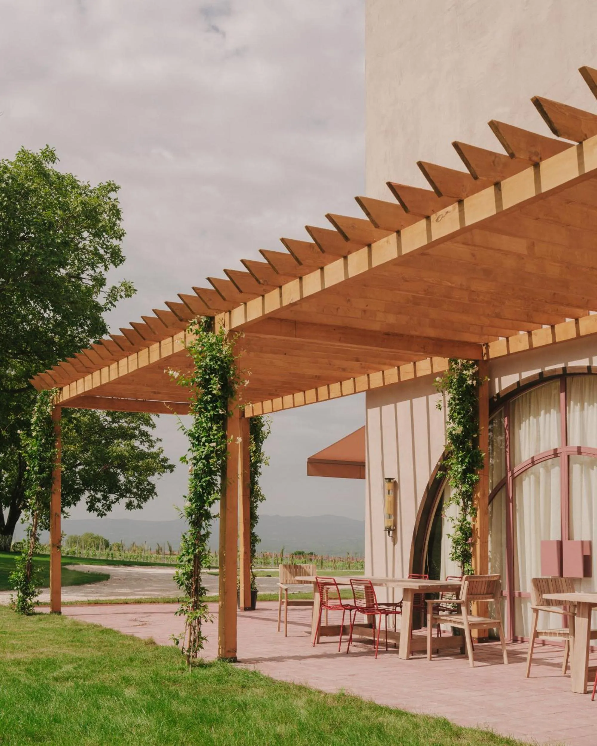 Restaurant/places to eat in Pabellon Hotel