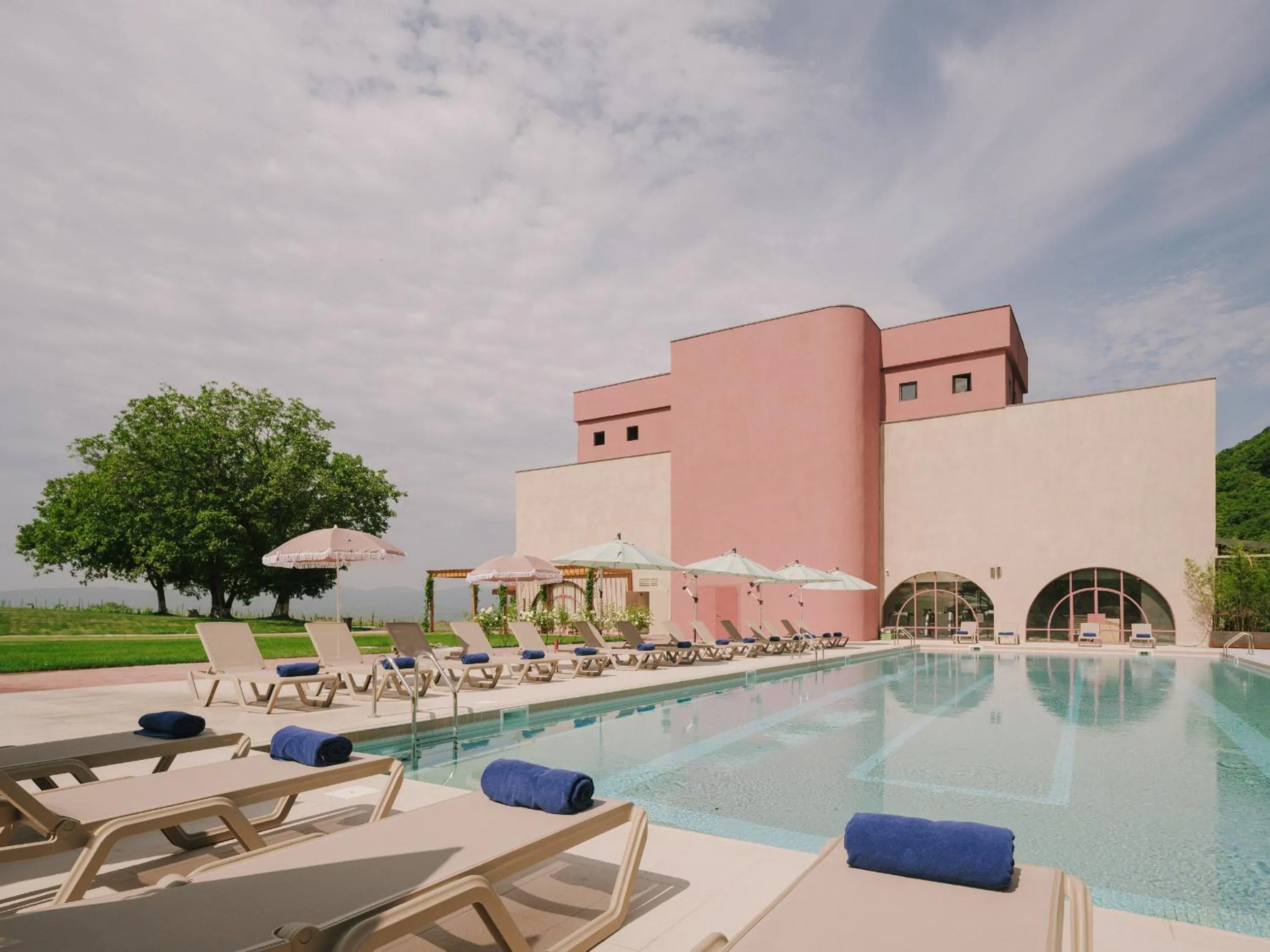 Swimming pool in Pabellon Hotel