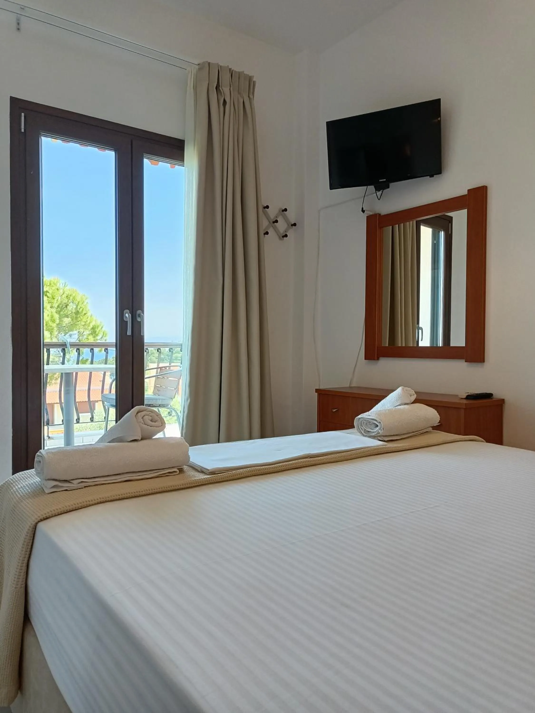 View (from property/room), Bed in Marios Garden House