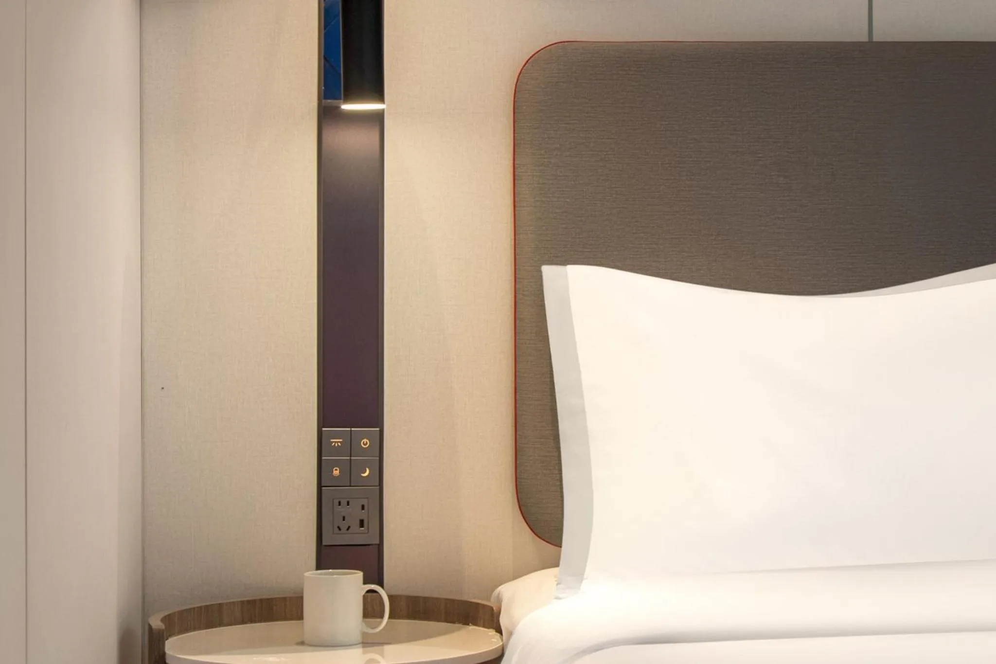 Photo of the whole room, Bed in Holiday Inn Express Yibin Xuzhou by IHG