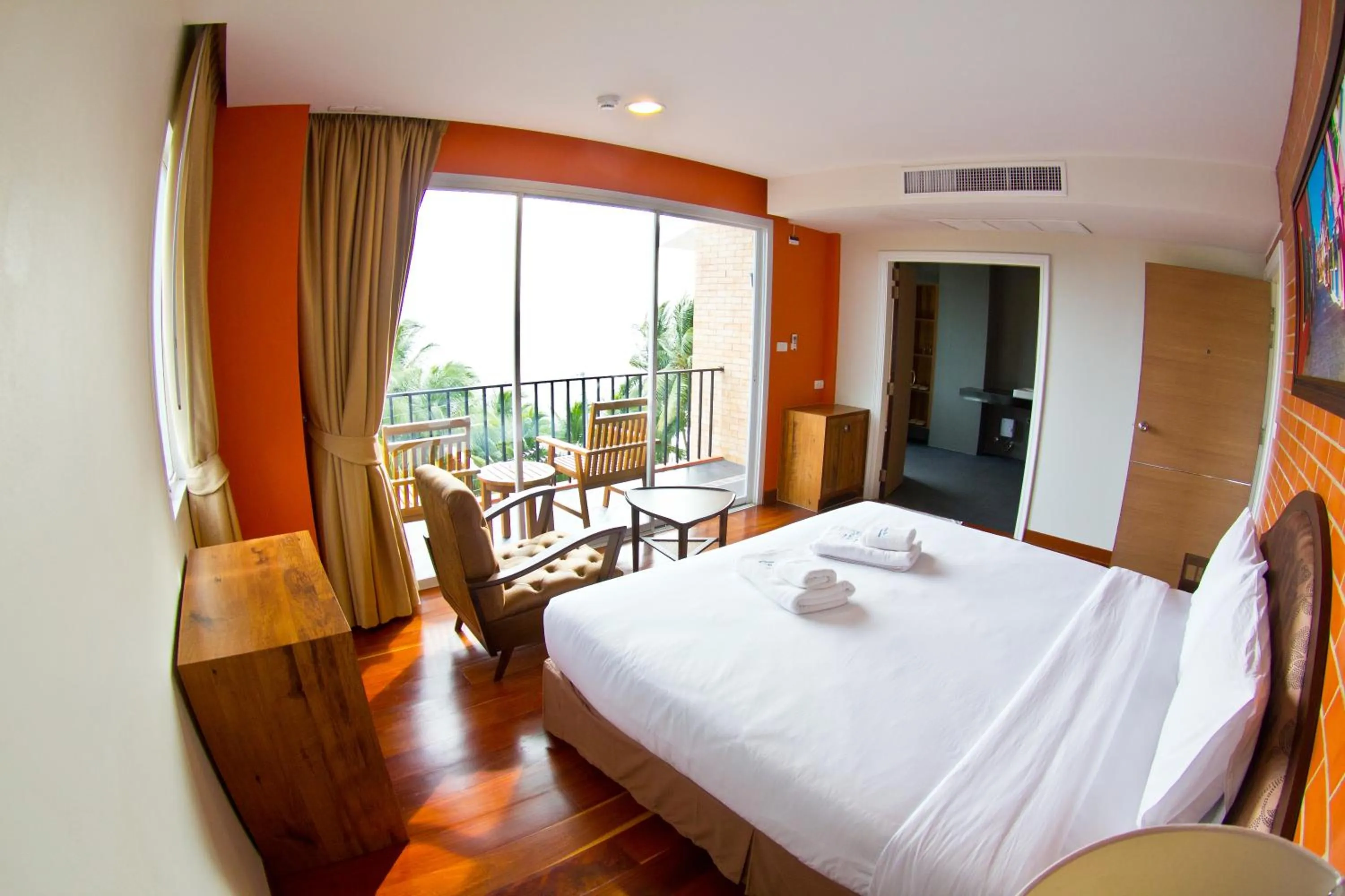 Bedroom, Bed in Coasta Bangsaen