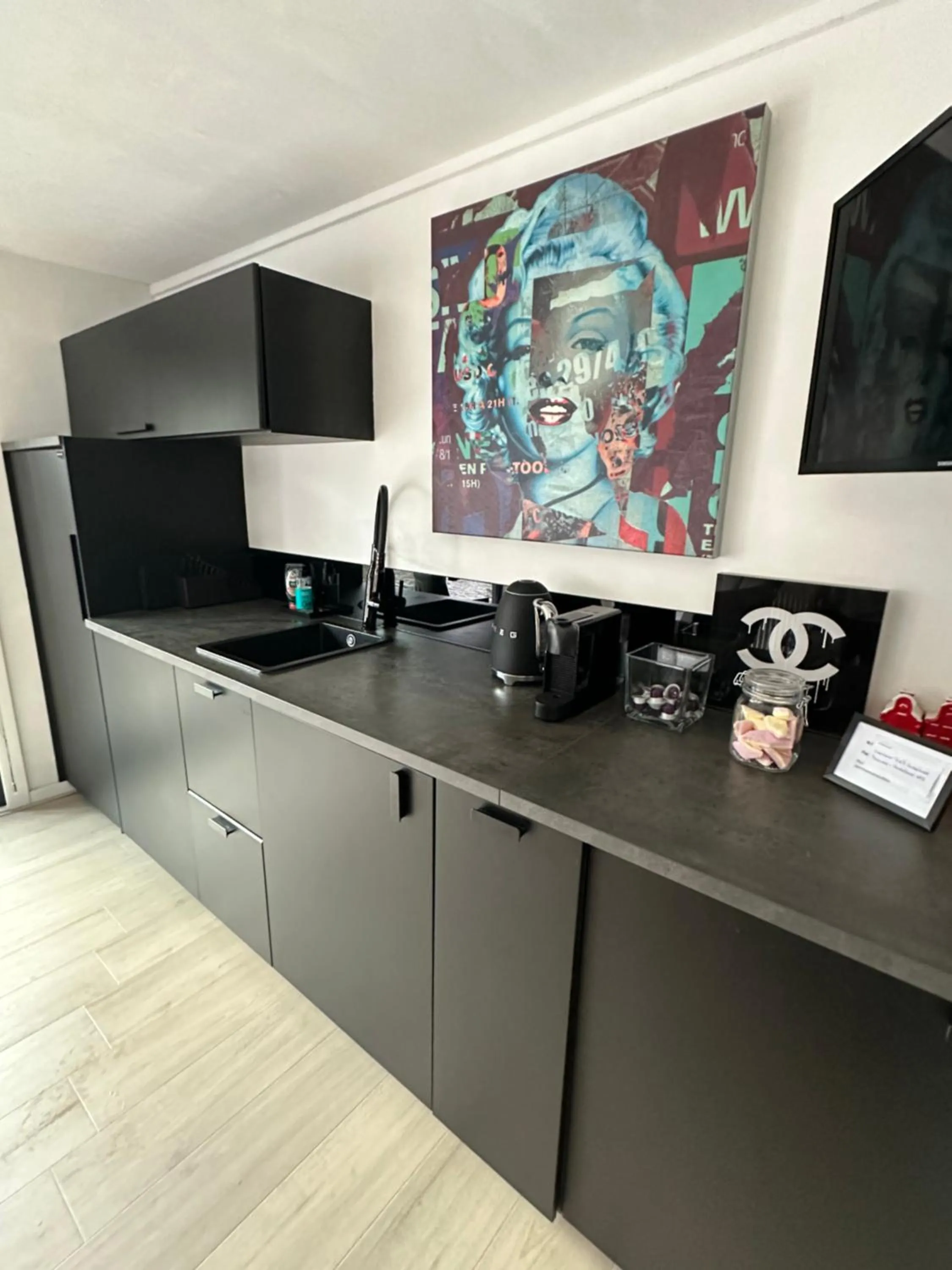 Coffee/tea facilities in Amsterdam-Houseboat-Amstel