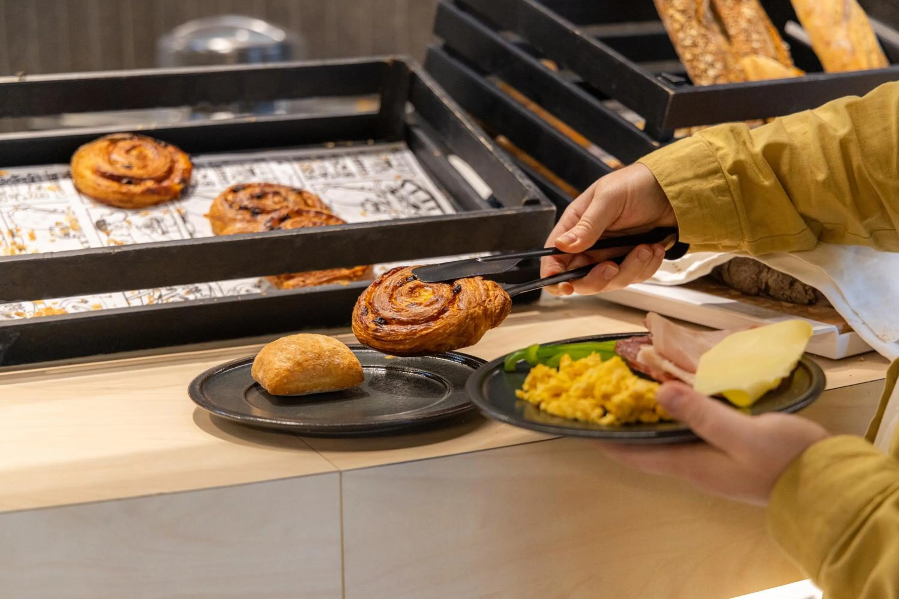 Restaurant/places to eat in NOTO Hotel