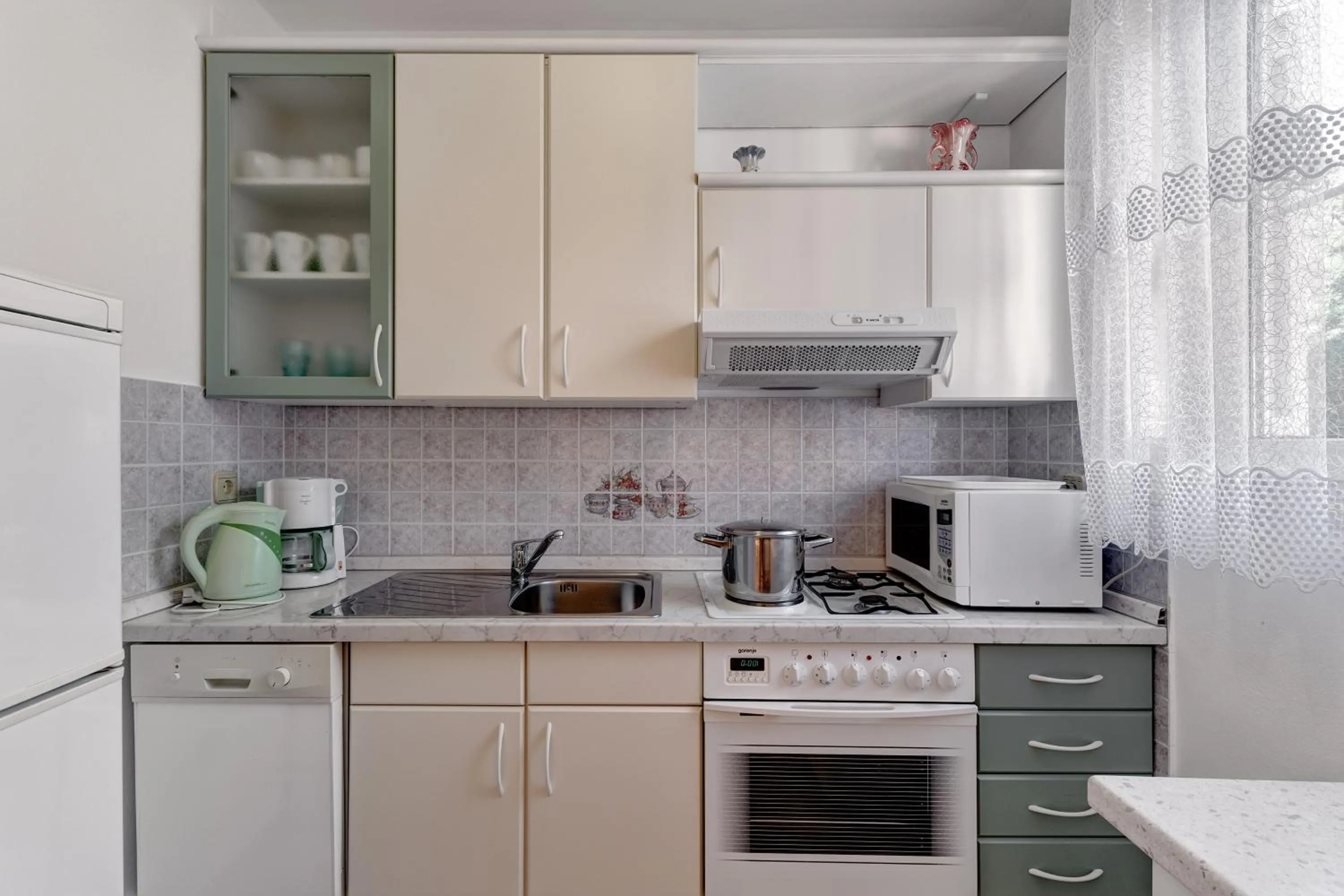 Kitchen or kitchenette in Senada Apartments