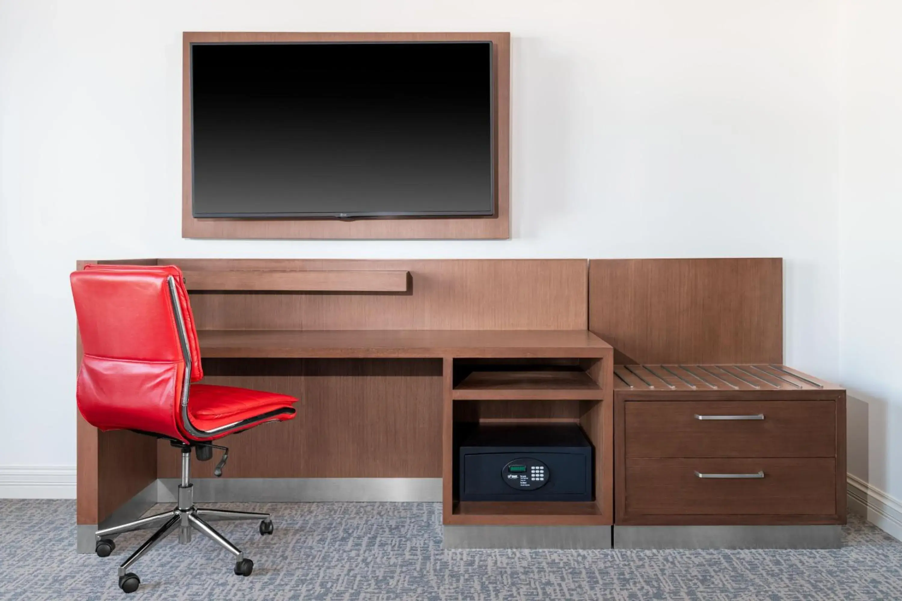 Standard King Room in Courtyard St. Louis Downtown/Convention Center Standard King Room in Courtyard St. Louis Downtown/Convention Center