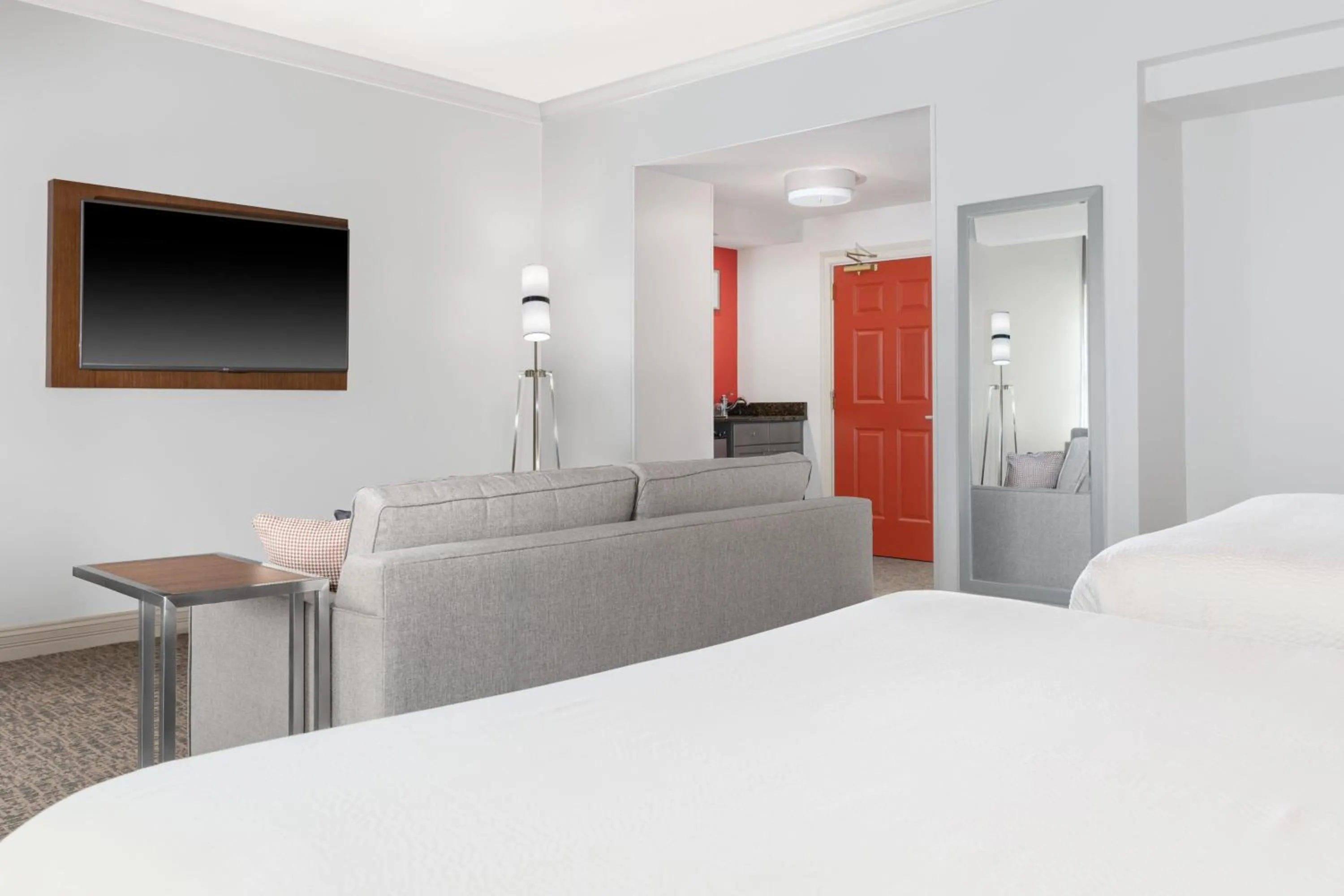 Living room, Bed in Courtyard St. Louis Downtown/Convention Center