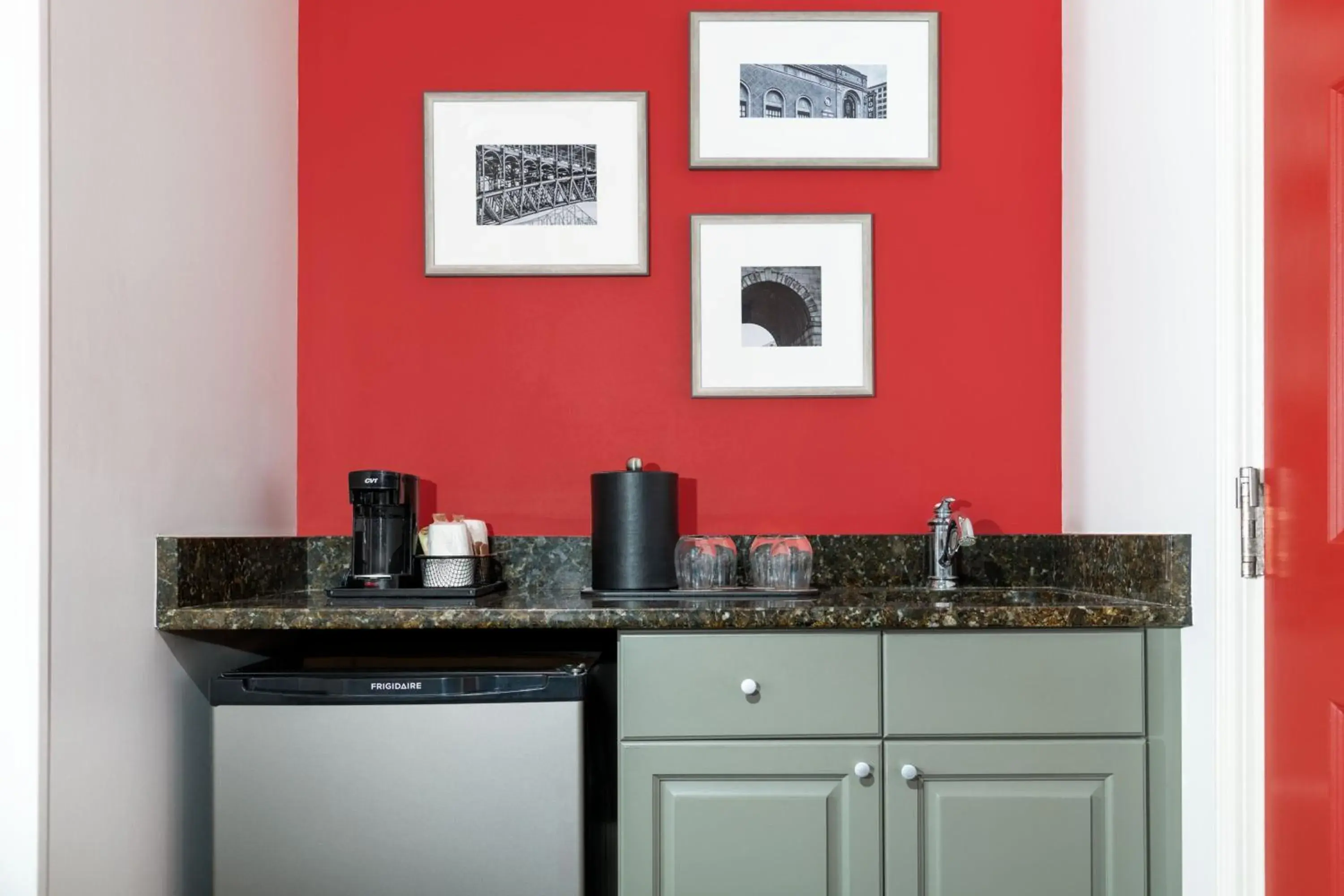 King Room with Sofa Bed in Courtyard St. Louis Downtown/Convention Center King Room with Sofa Bed in Courtyard St. Louis Downtown/Convention Center