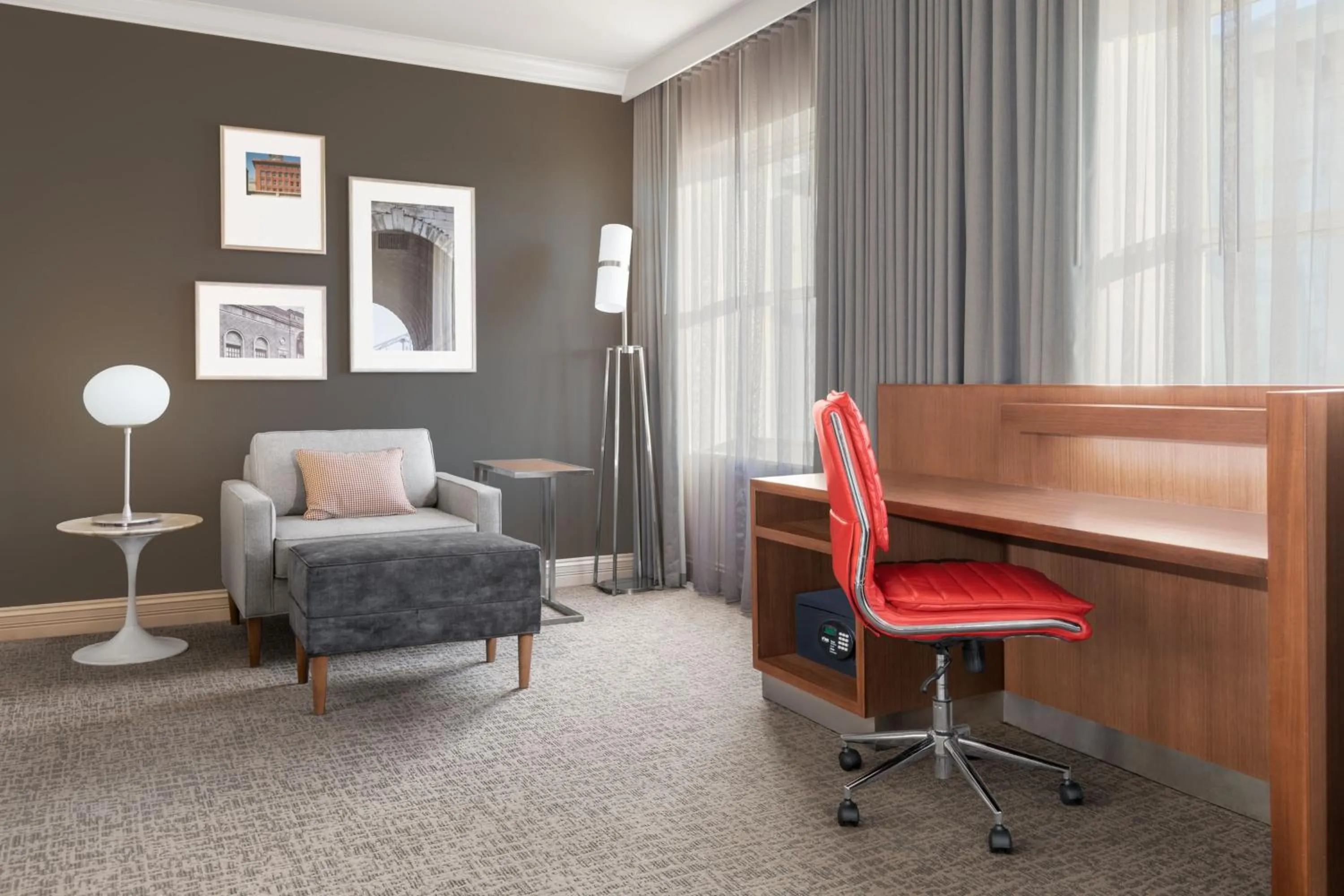 Photo of the whole room in Courtyard St. Louis Downtown/Convention Center