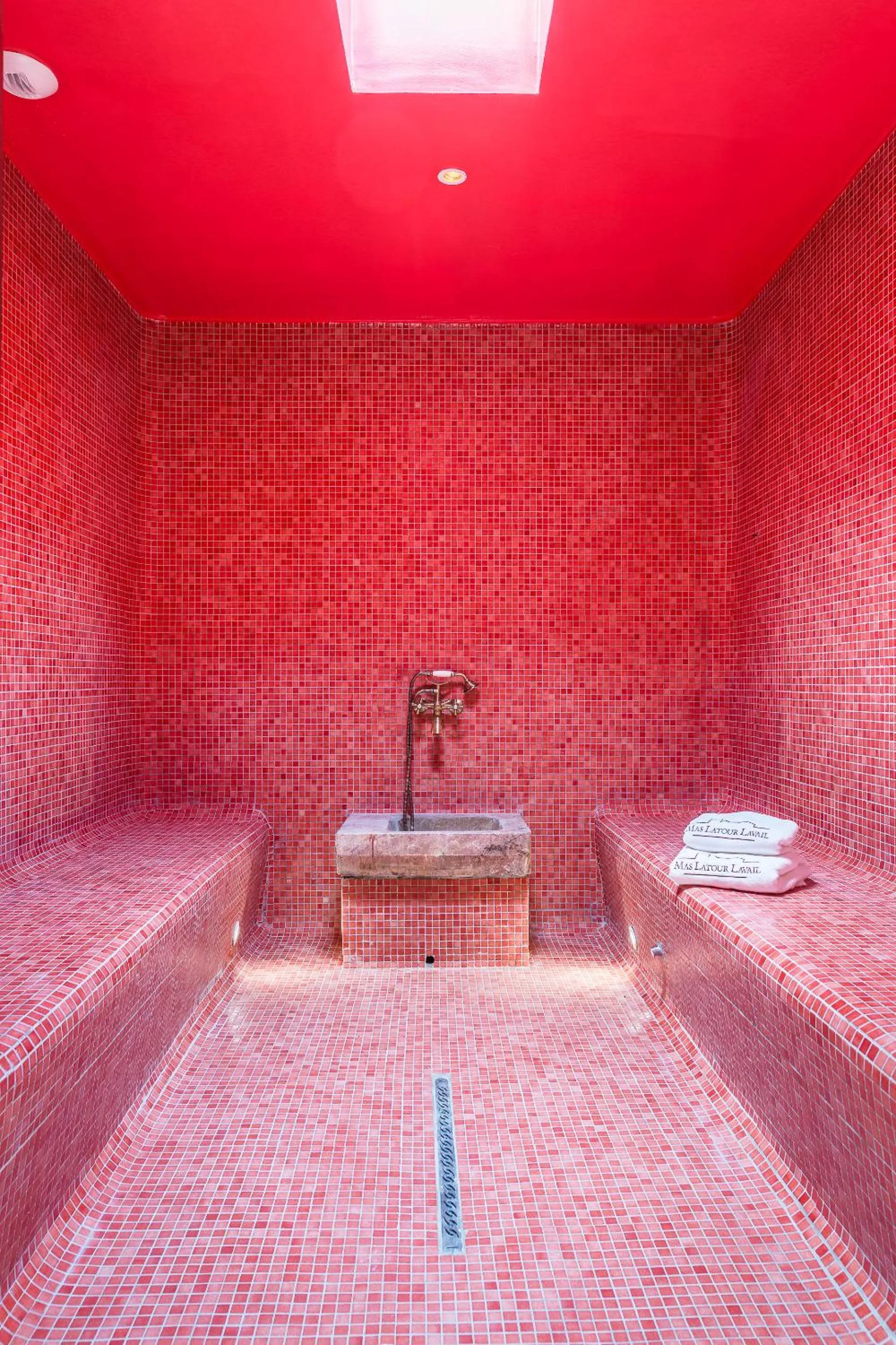 Steam room in Mas Latour Lavail