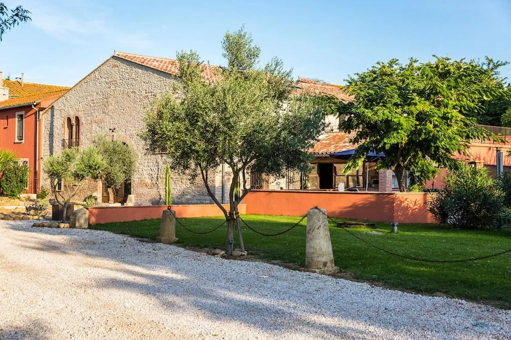 Property building in Mas Latour Lavail