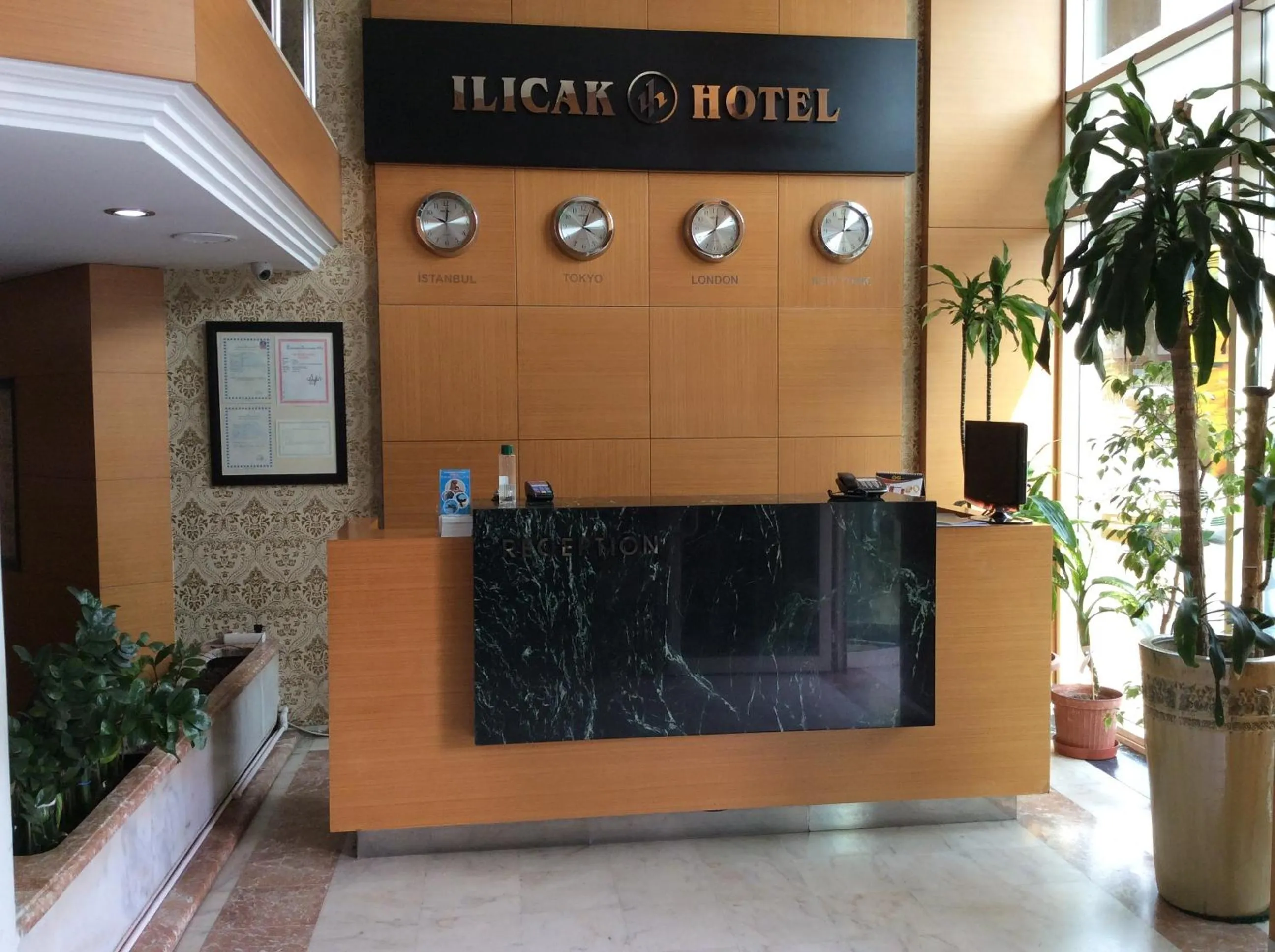 Lobby or reception in Ilıcak Hotel