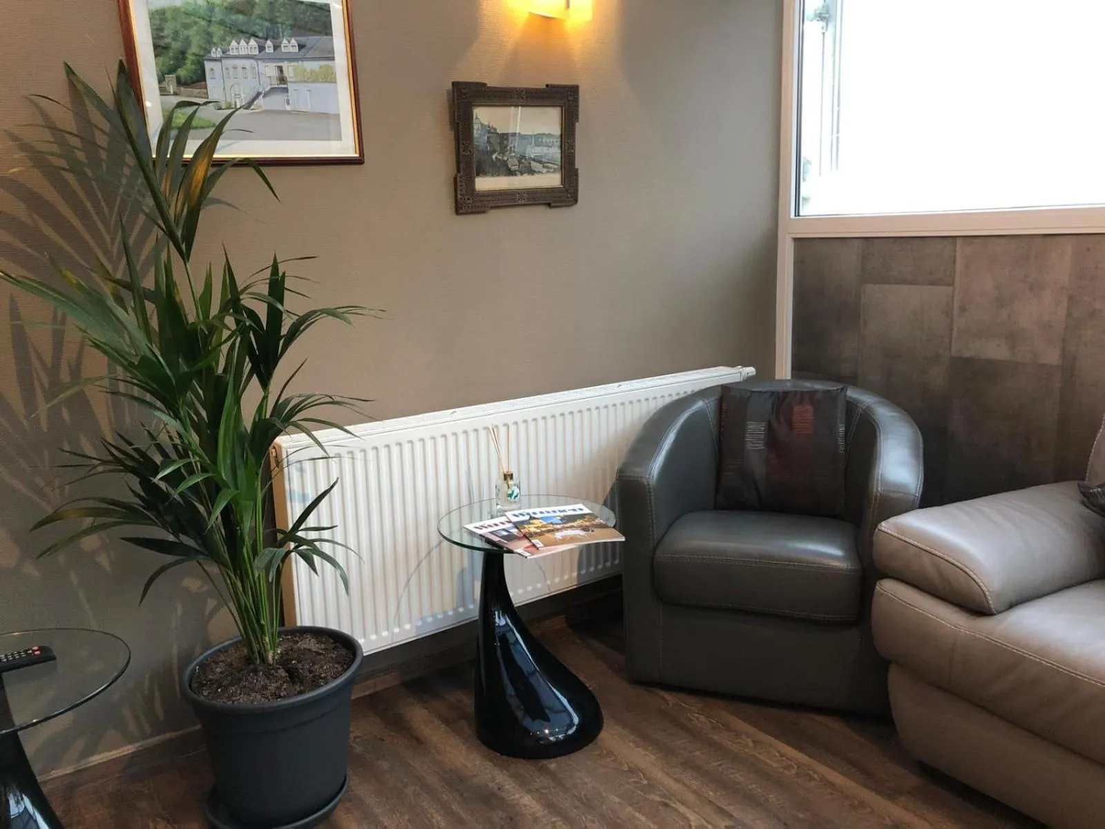 Communal lounge/ TV room in Appart-Hotel Gwendy