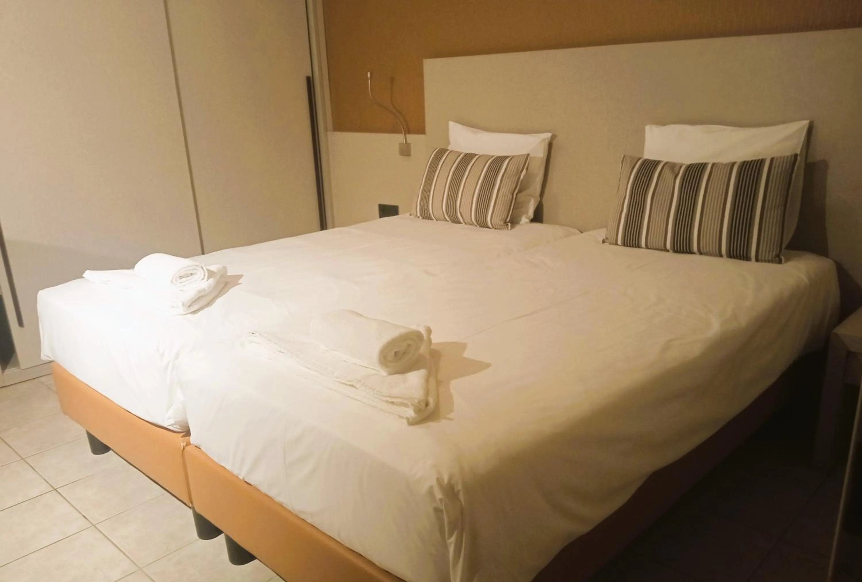 Bedroom, Bed in Appart-Hotel Gwendy