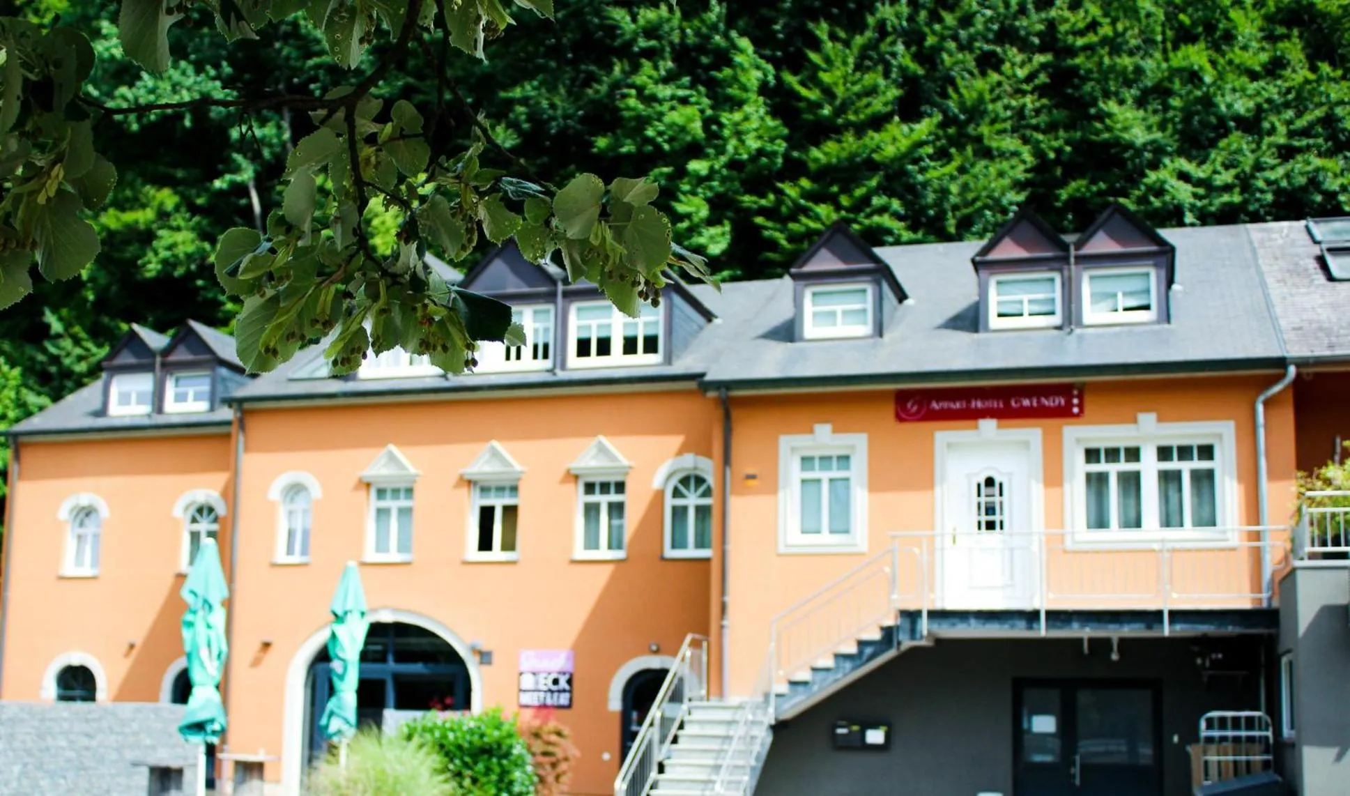 Property building in Appart-Hotel Gwendy