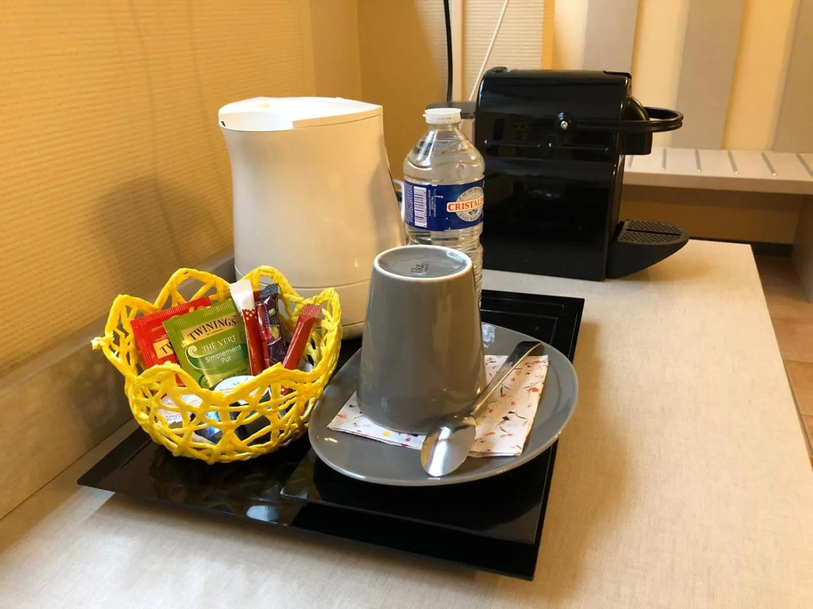 Coffee/tea facilities in Appart-Hotel Gwendy