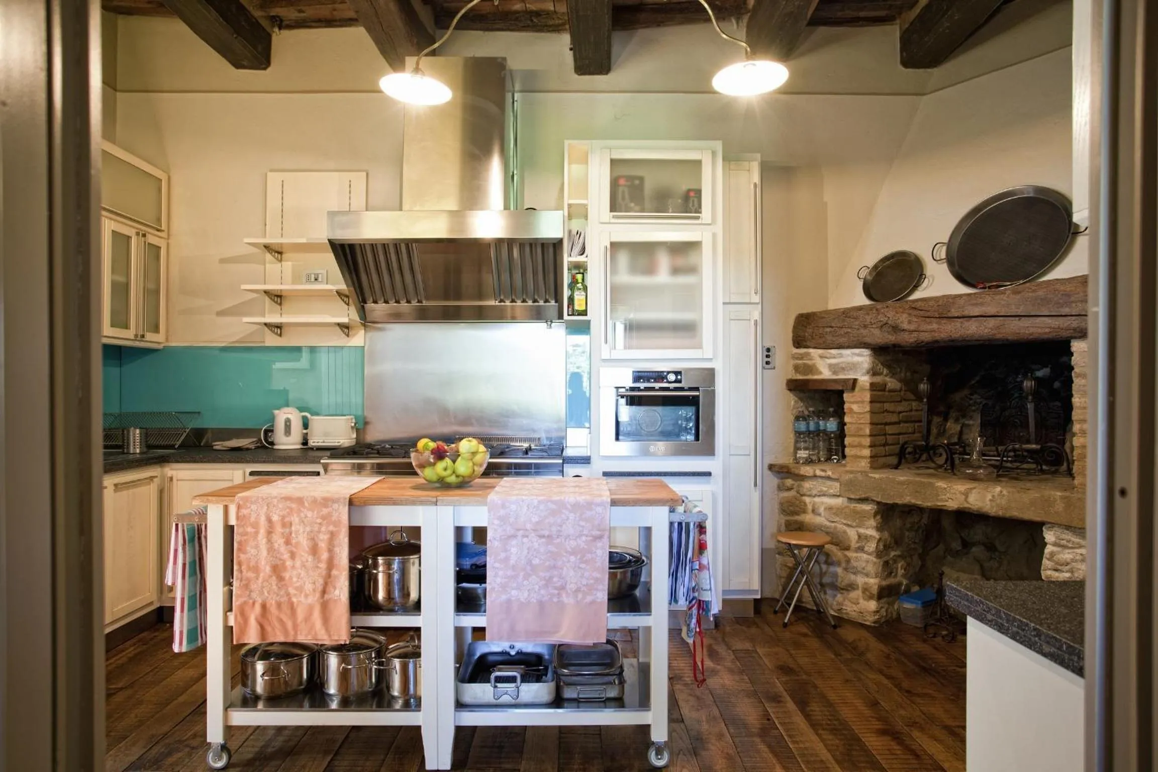 Kitchen or kitchenette in Villa San Pietro