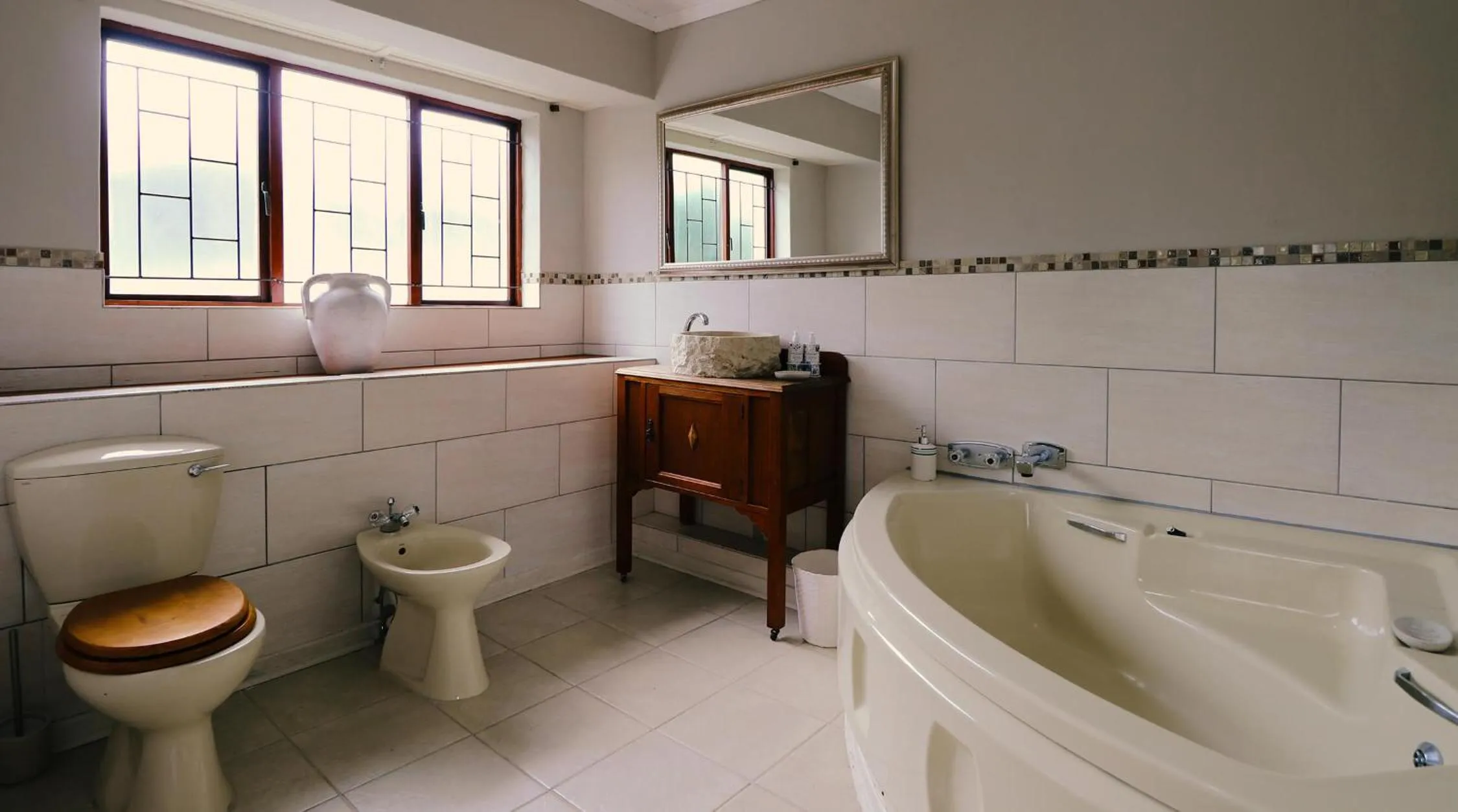 Sea Whisper Self Catering