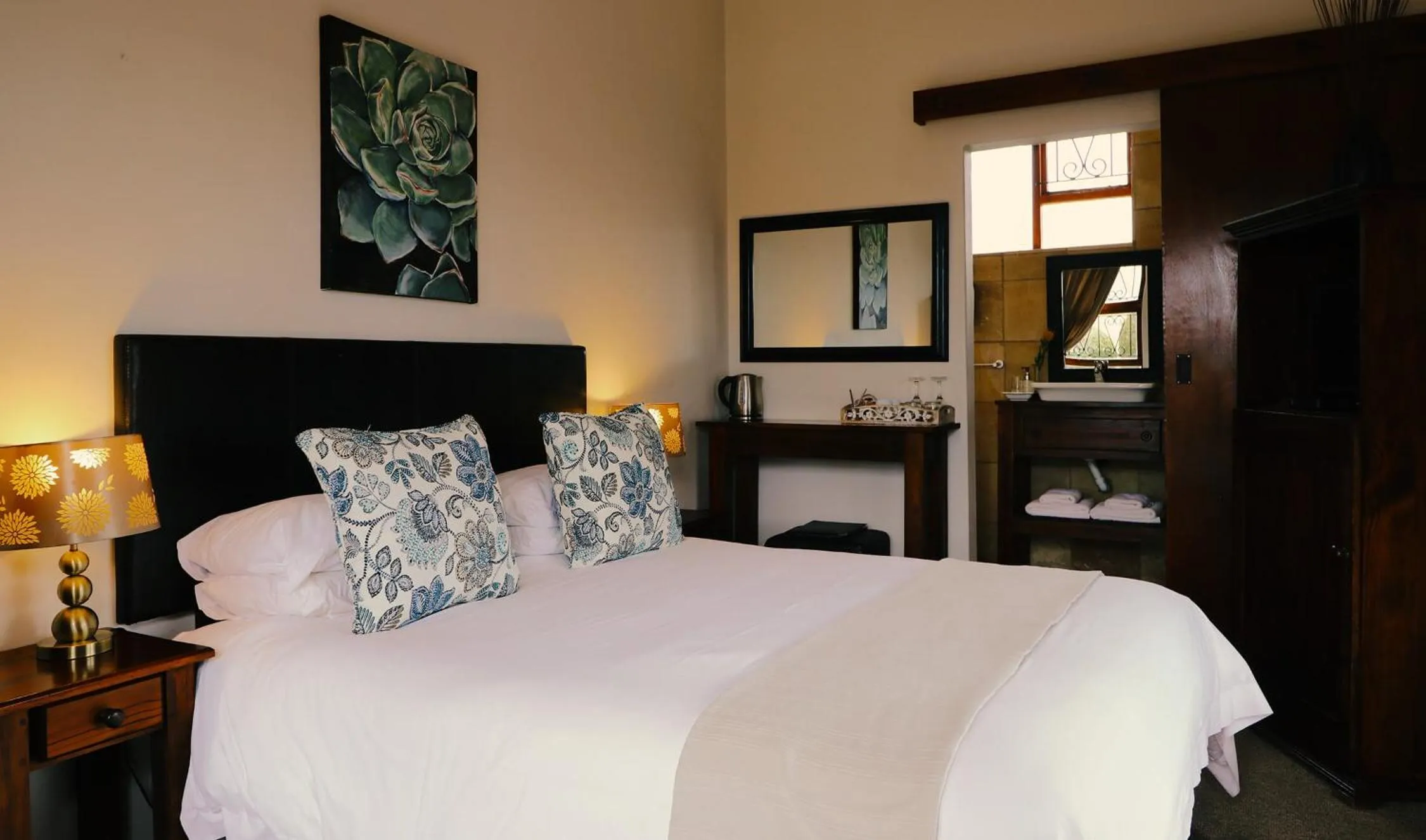 Sea Whisper Self Catering