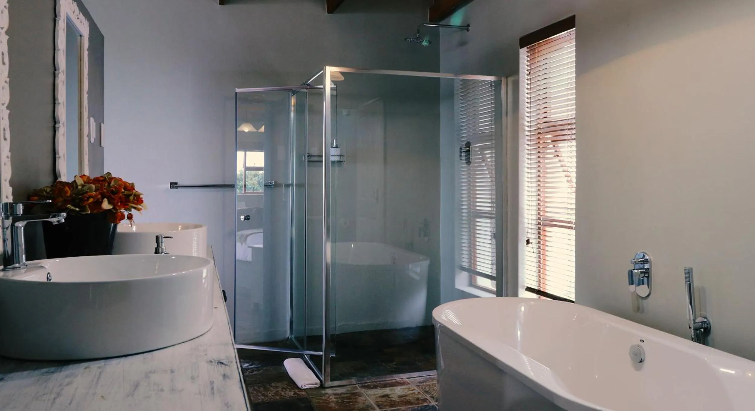 Sea Whisper Self Catering