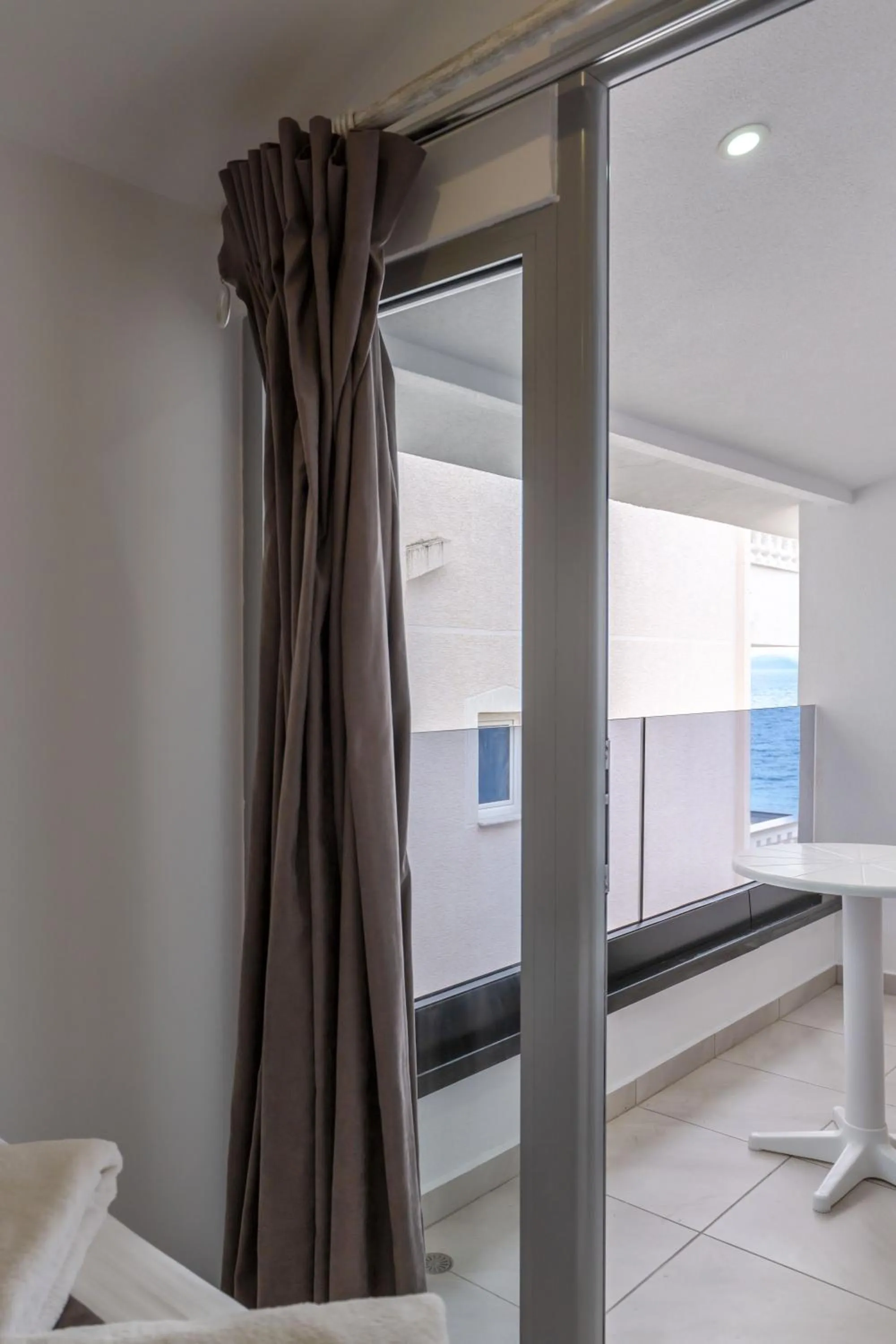 Bed in Vila Era Beach