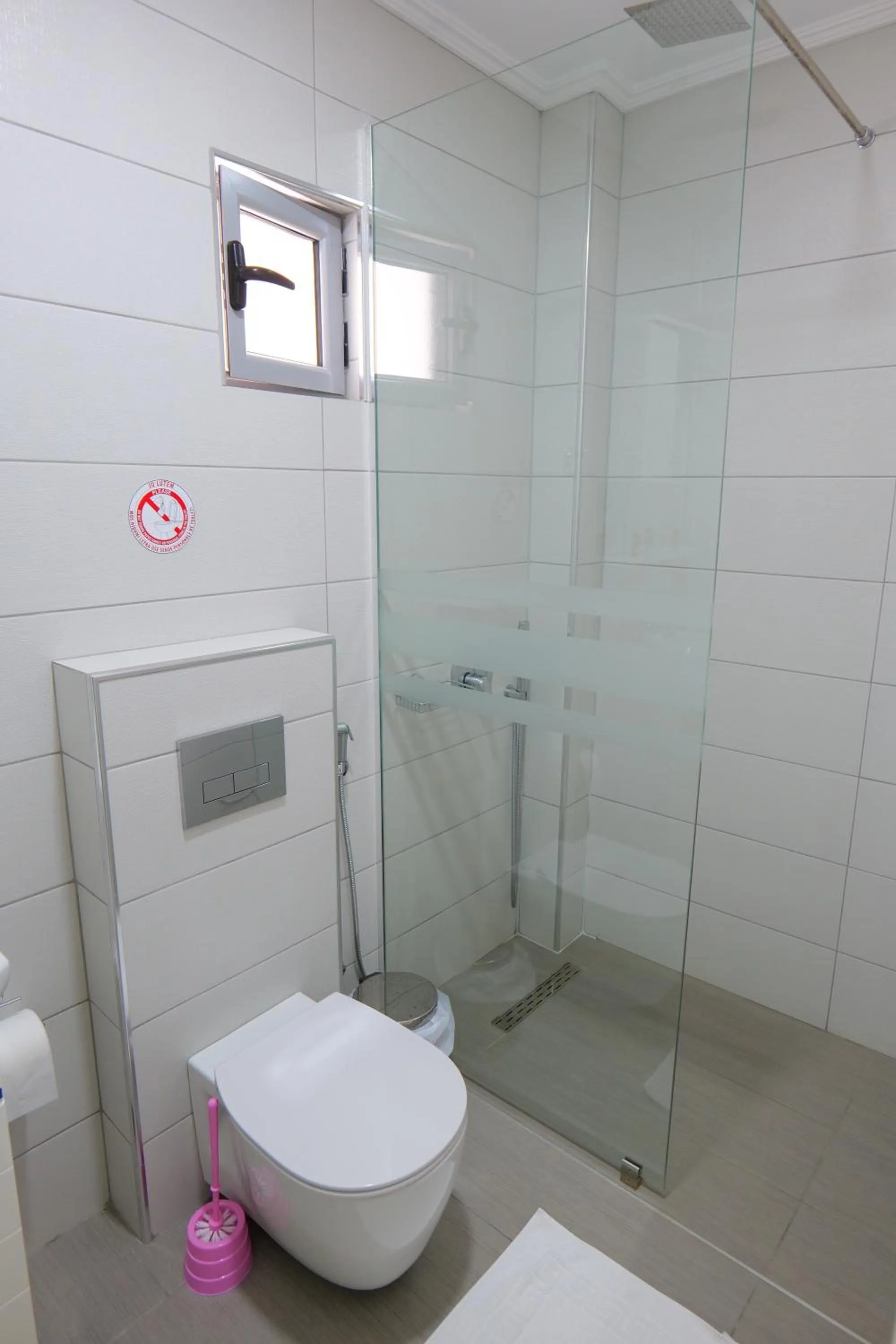 Shower in Vila Era Beach