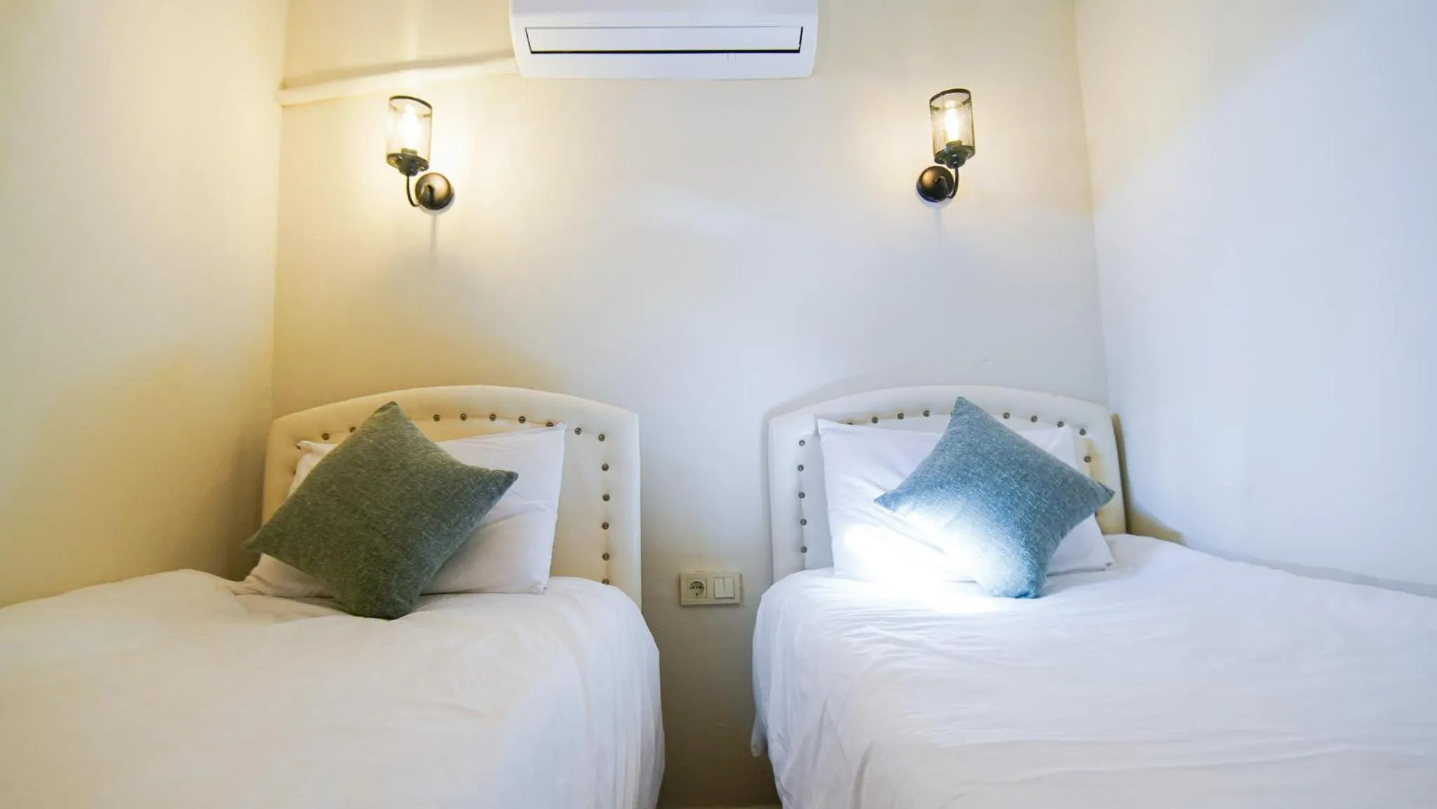 Bed in Bozcaada Aspava Otel