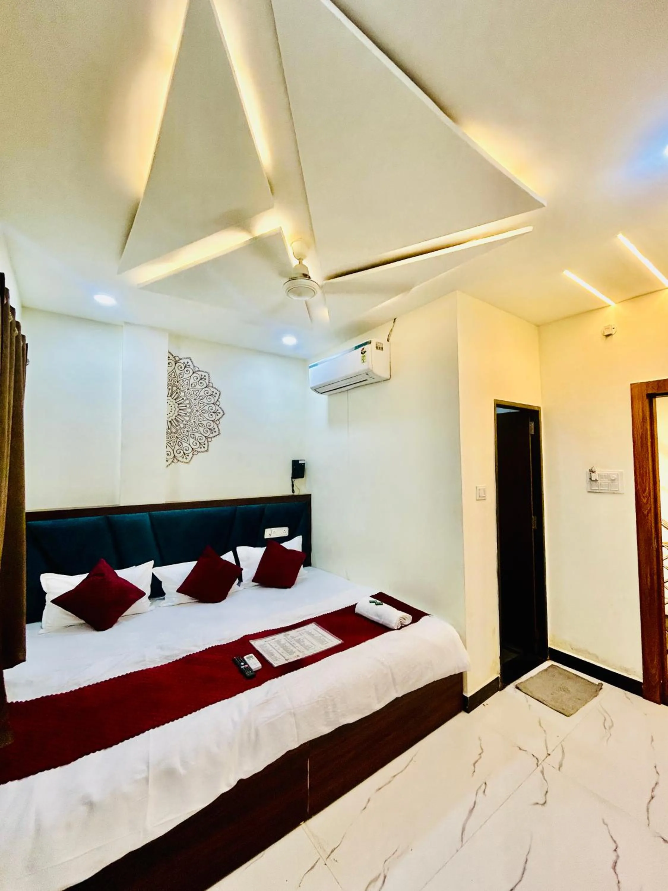 Deluxe Triple Room - single occupancy in Hotel Shree