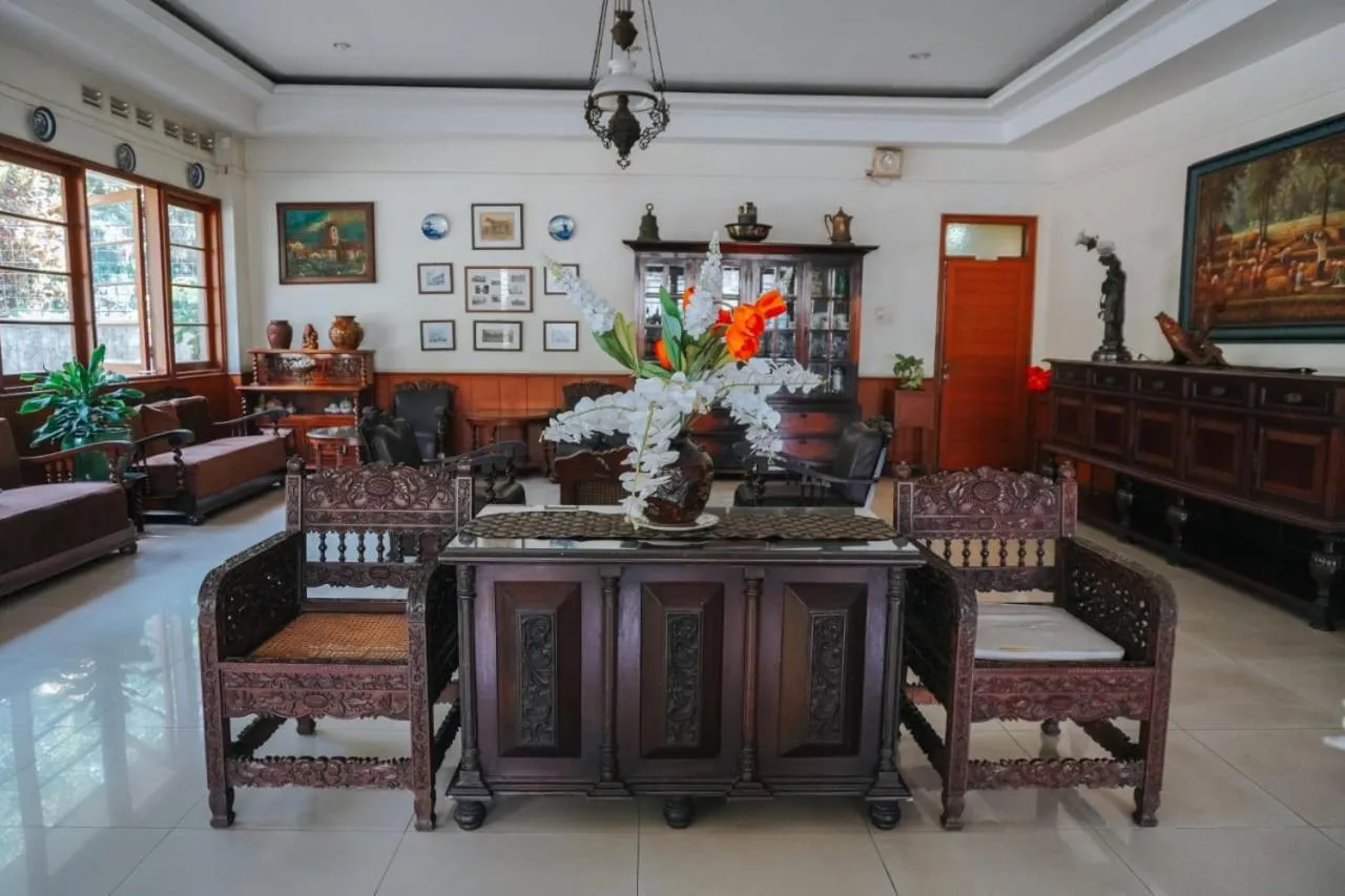 Seating area in Hotel Wisma Dago