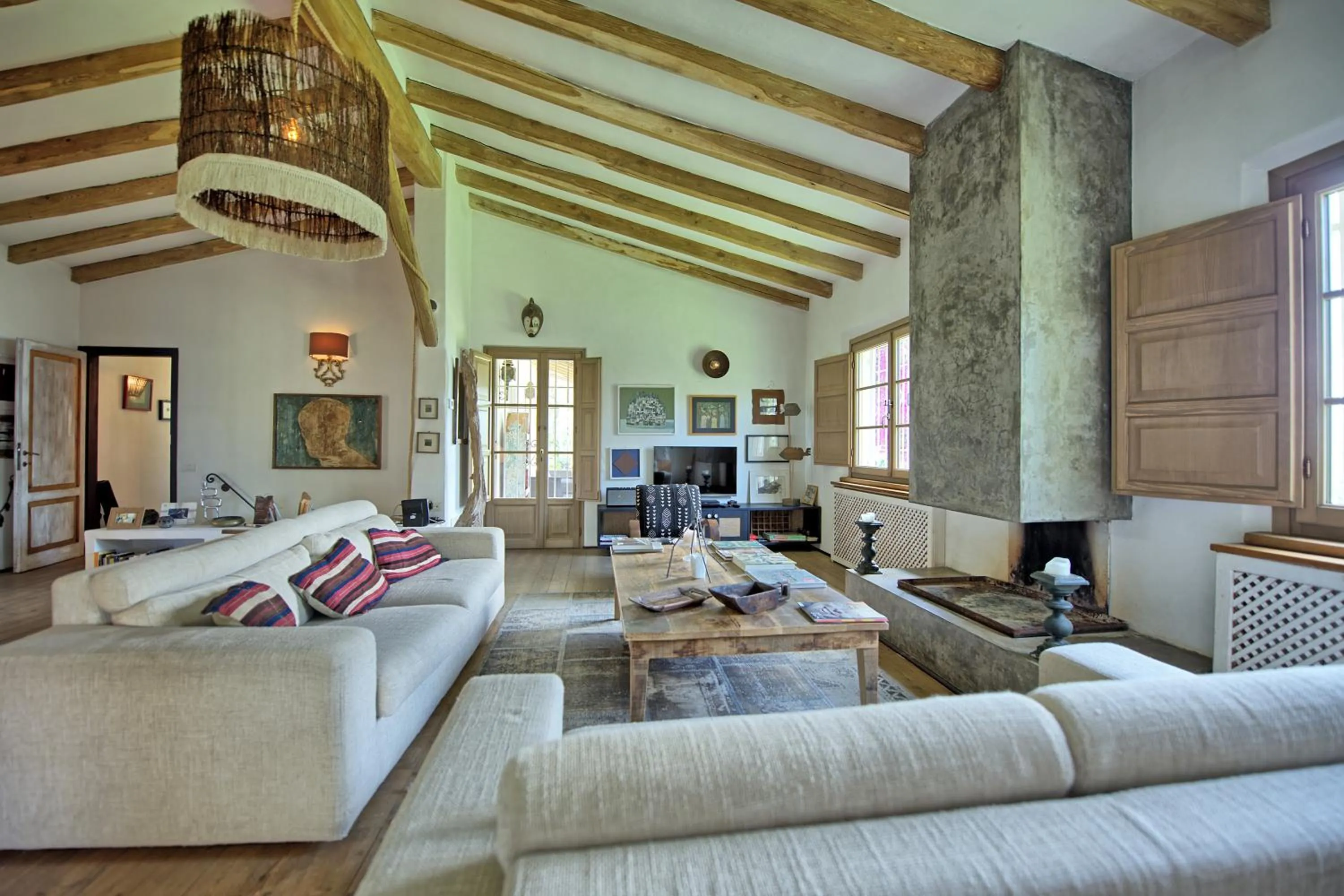 TV and multimedia in Villa Oliveta by PosarelliVillas