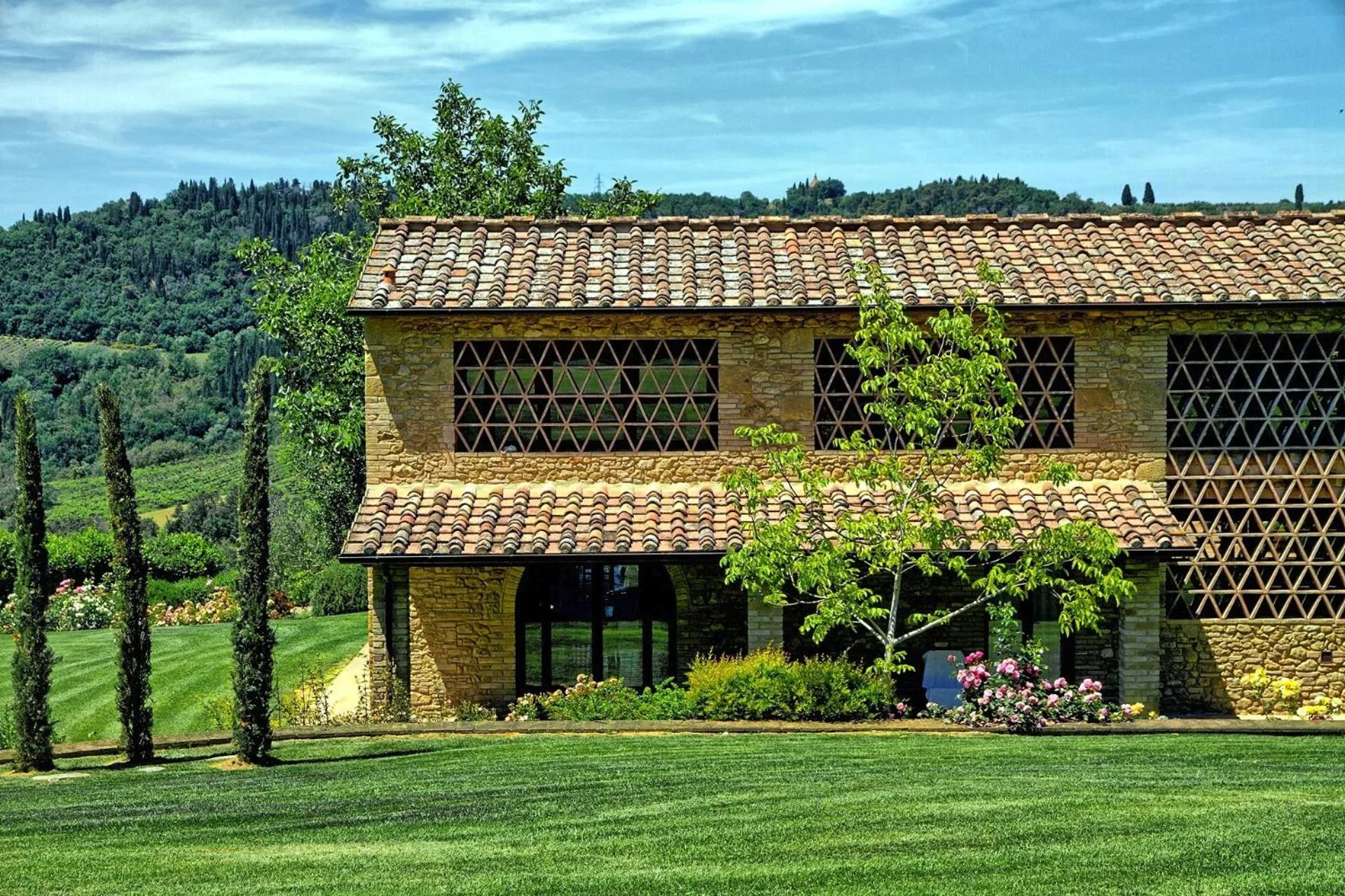 Garden in Villa Petrognano by PosarelliVillas
