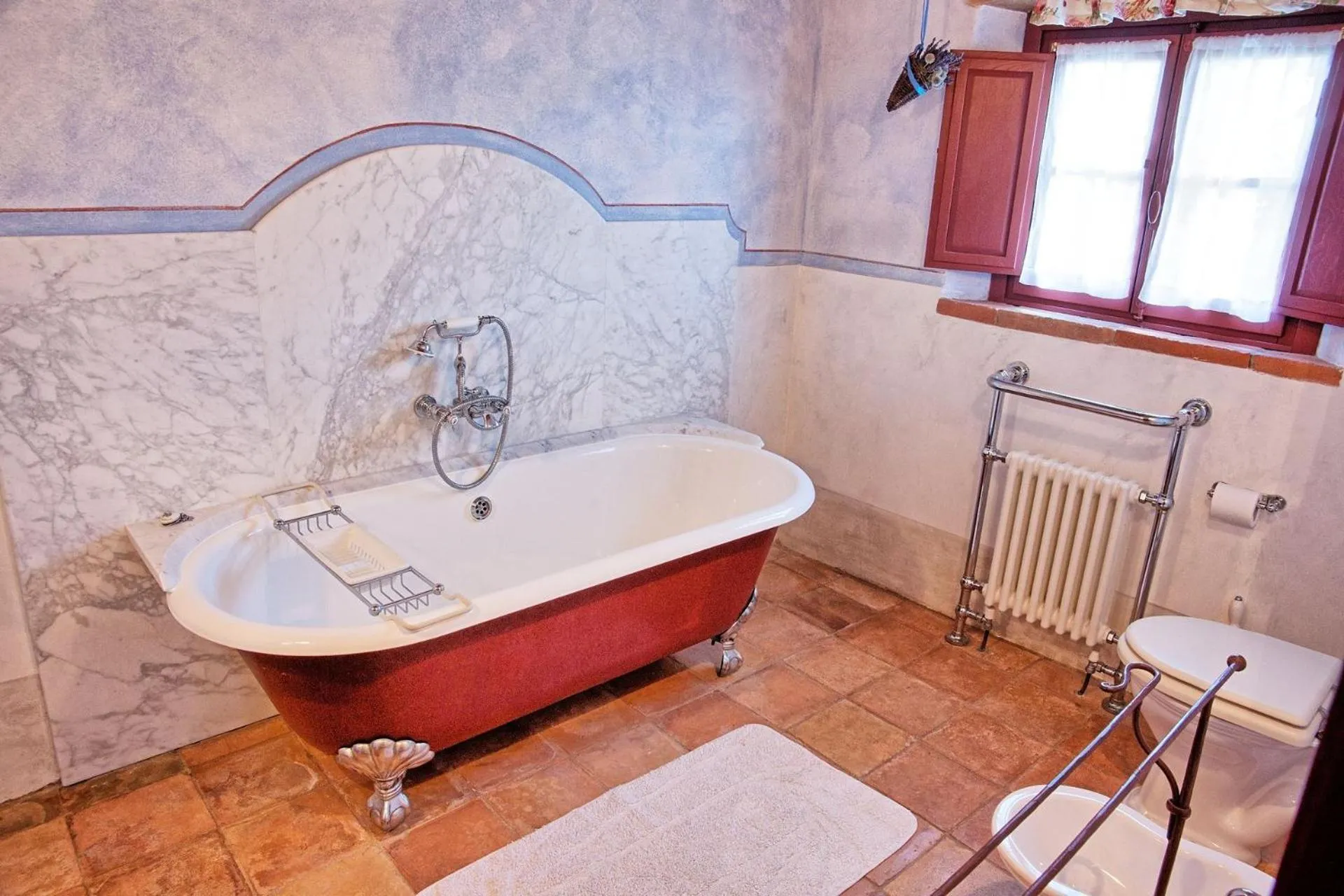 Bathroom in Villa Petrognano by PosarelliVillas