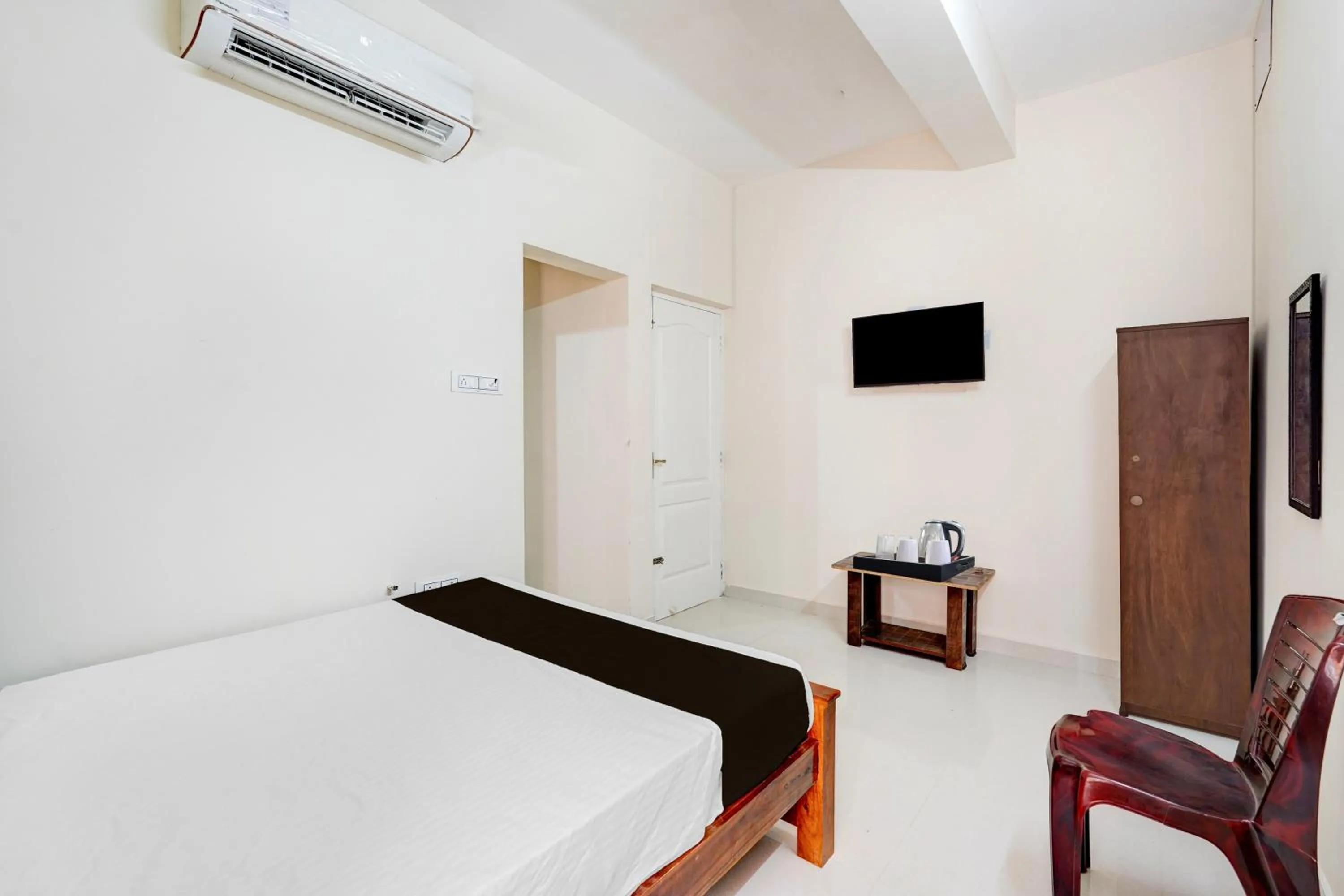 Bedroom in Super Collection O Sholinganallur Chennai Formerly Nimalan Residenc