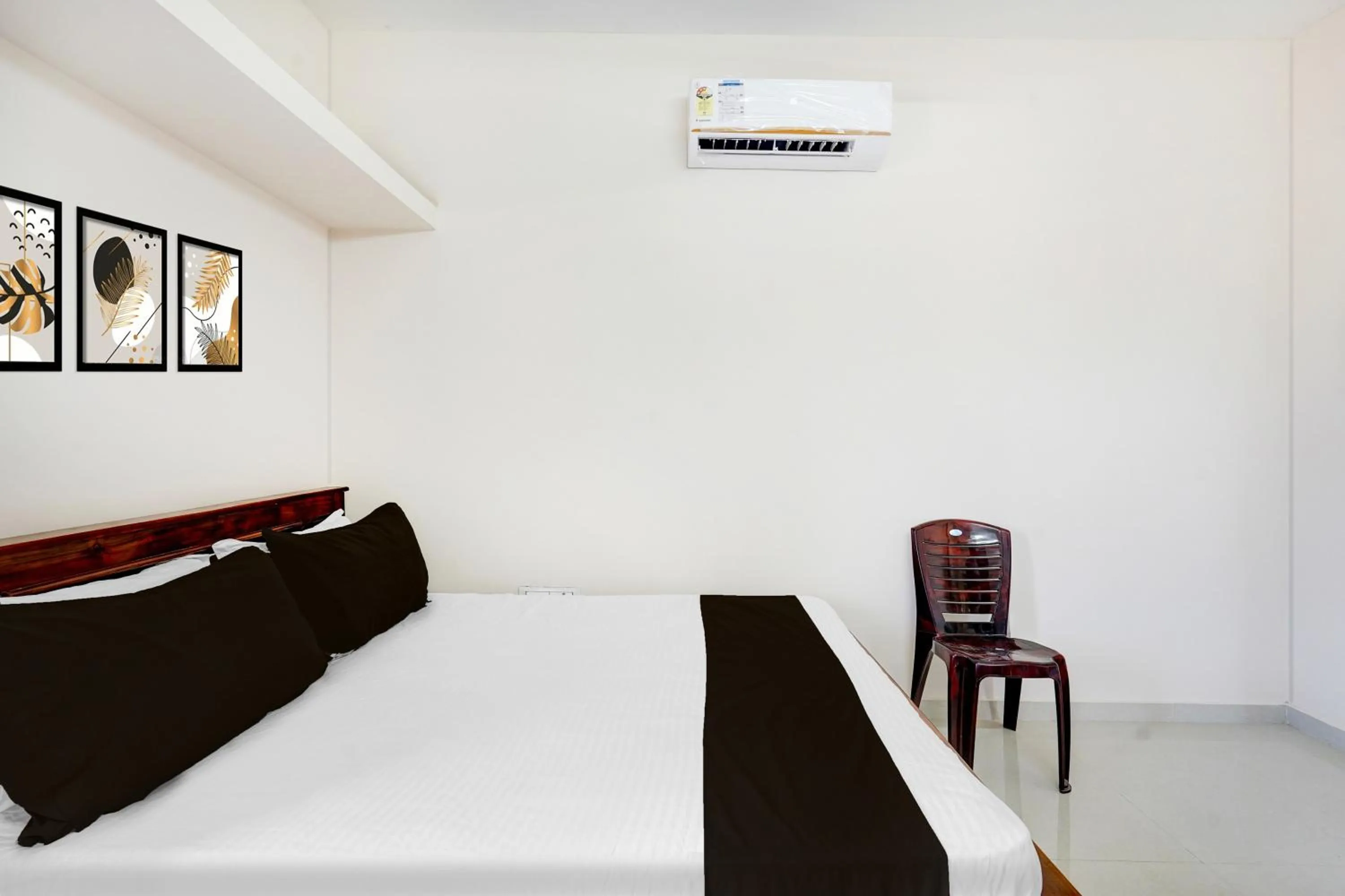 Bedroom in Super Collection O Sholinganallur Chennai Formerly Nimalan Residenc