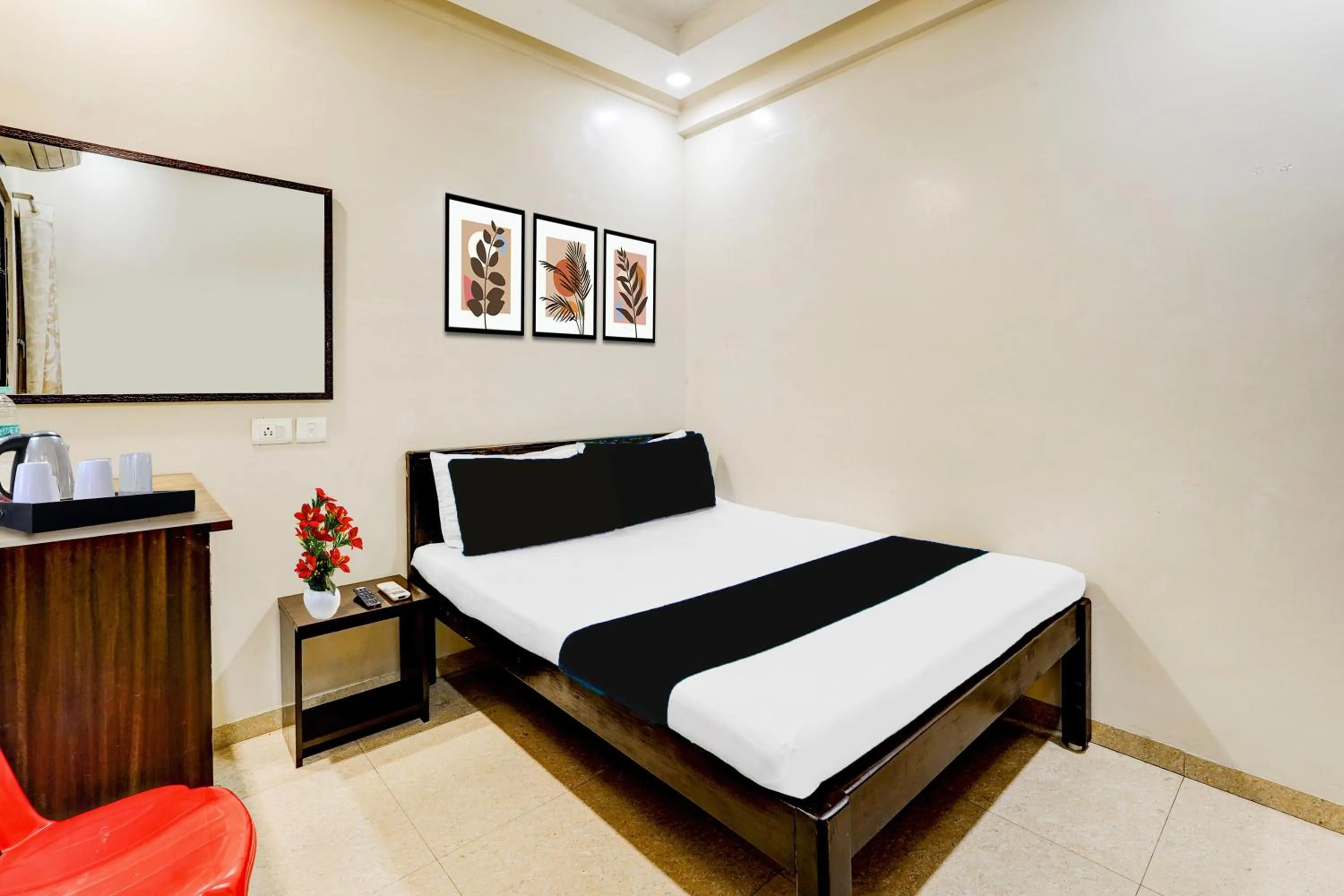 Bedroom, Bed in Hotel O MA Chidambaram Stadium Formerly Sarvanas Park