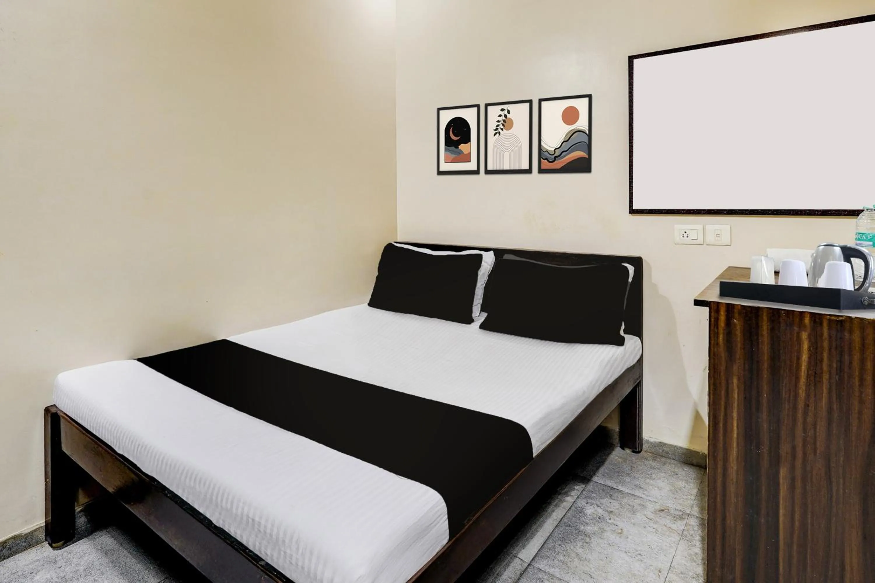 Bedroom, Bed in Hotel O MA Chidambaram Stadium Formerly Sarvanas Park
