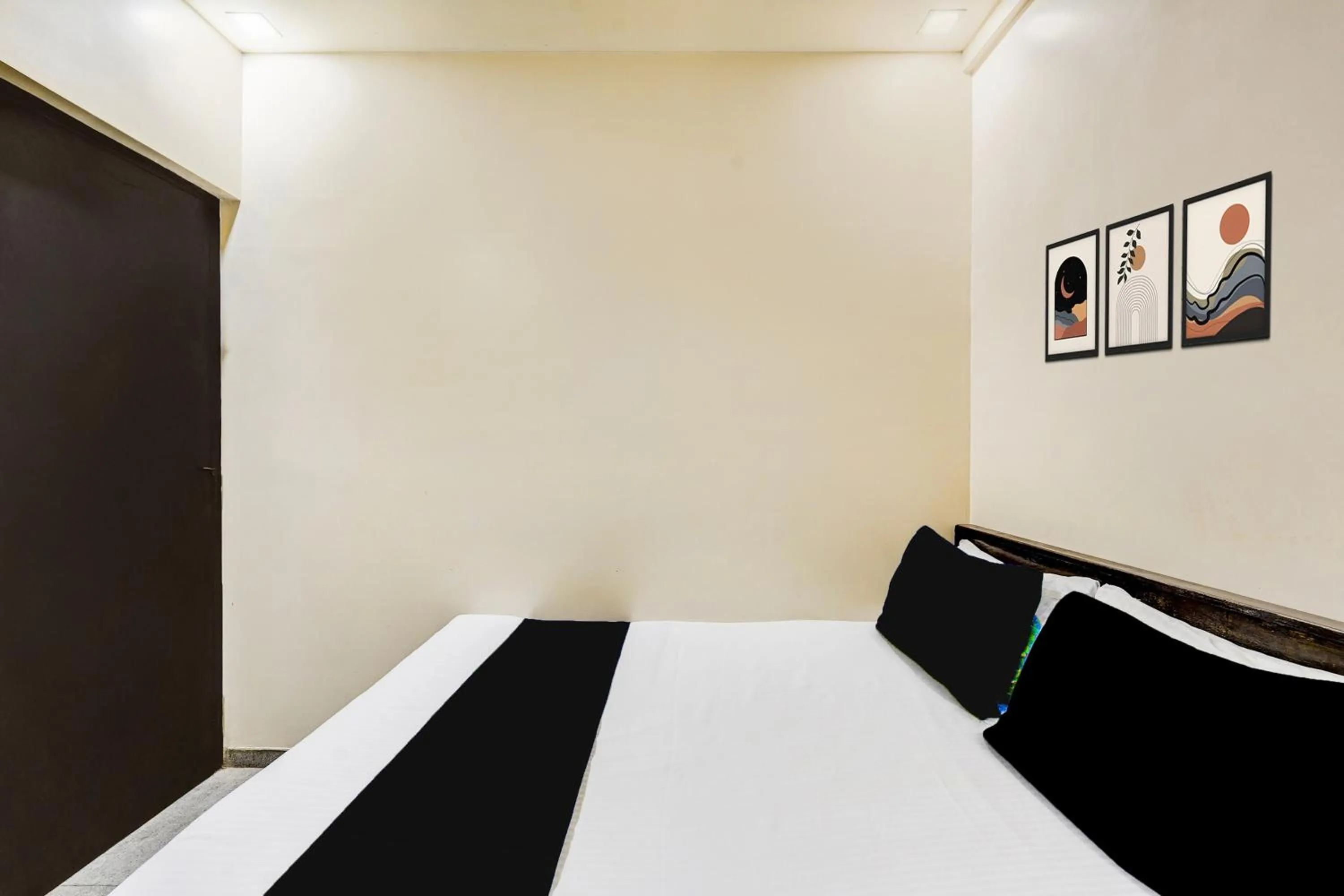 Bedroom, Bed in Hotel O MA Chidambaram Stadium Formerly Sarvanas Park