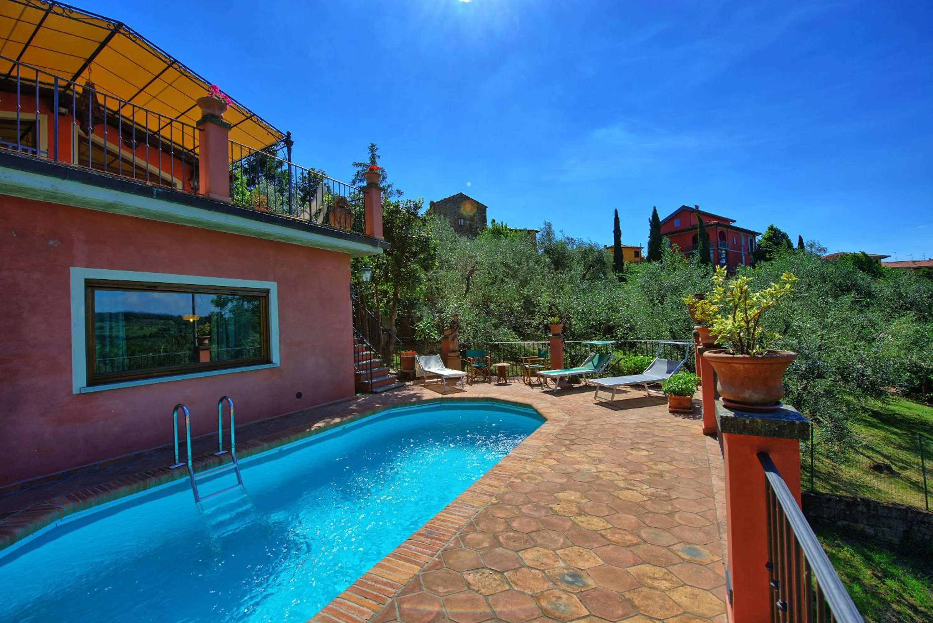Swimming pool in Casa Vania by PosarelliVillas