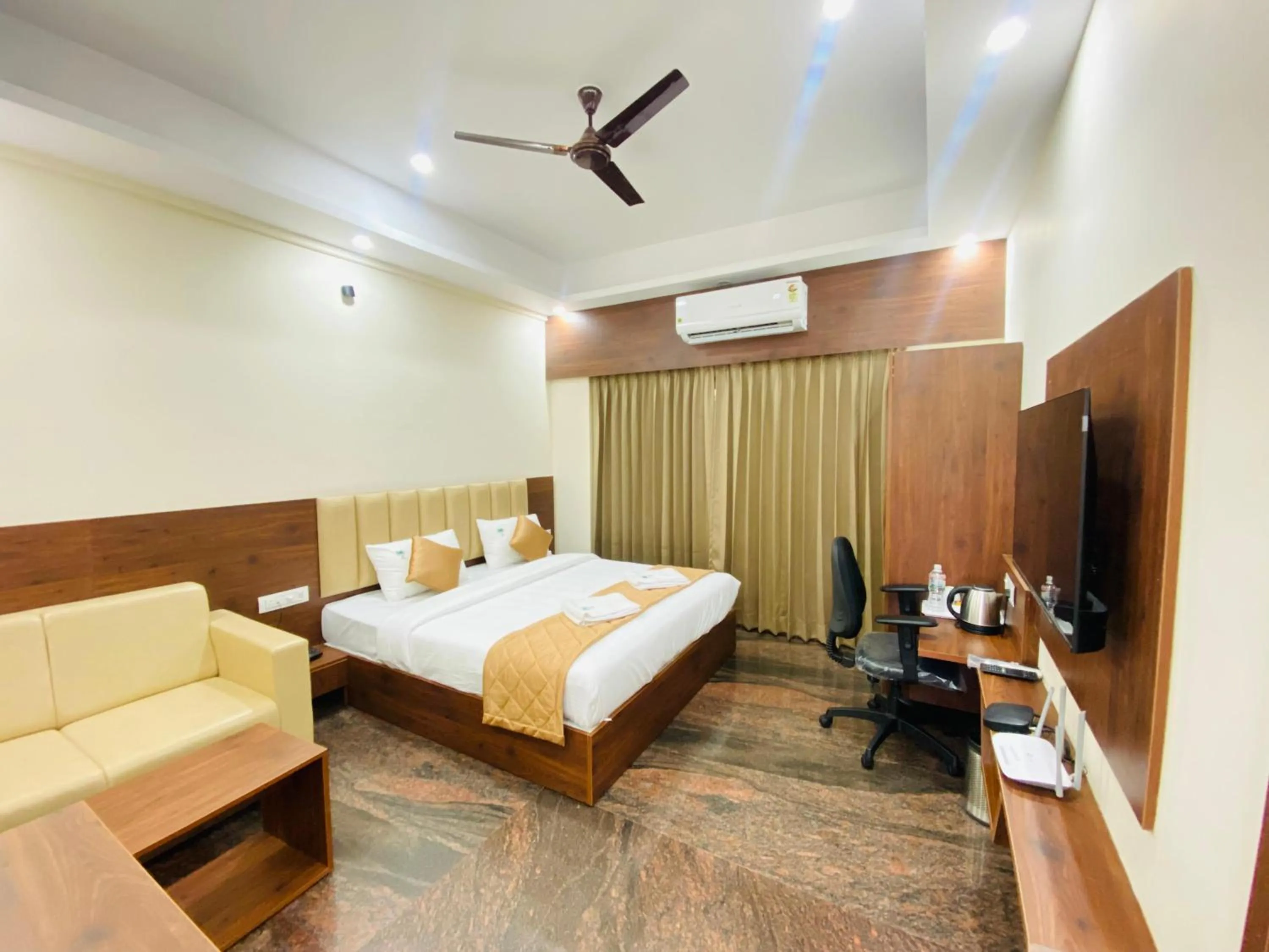 Bed in Hotel Sahara Tree