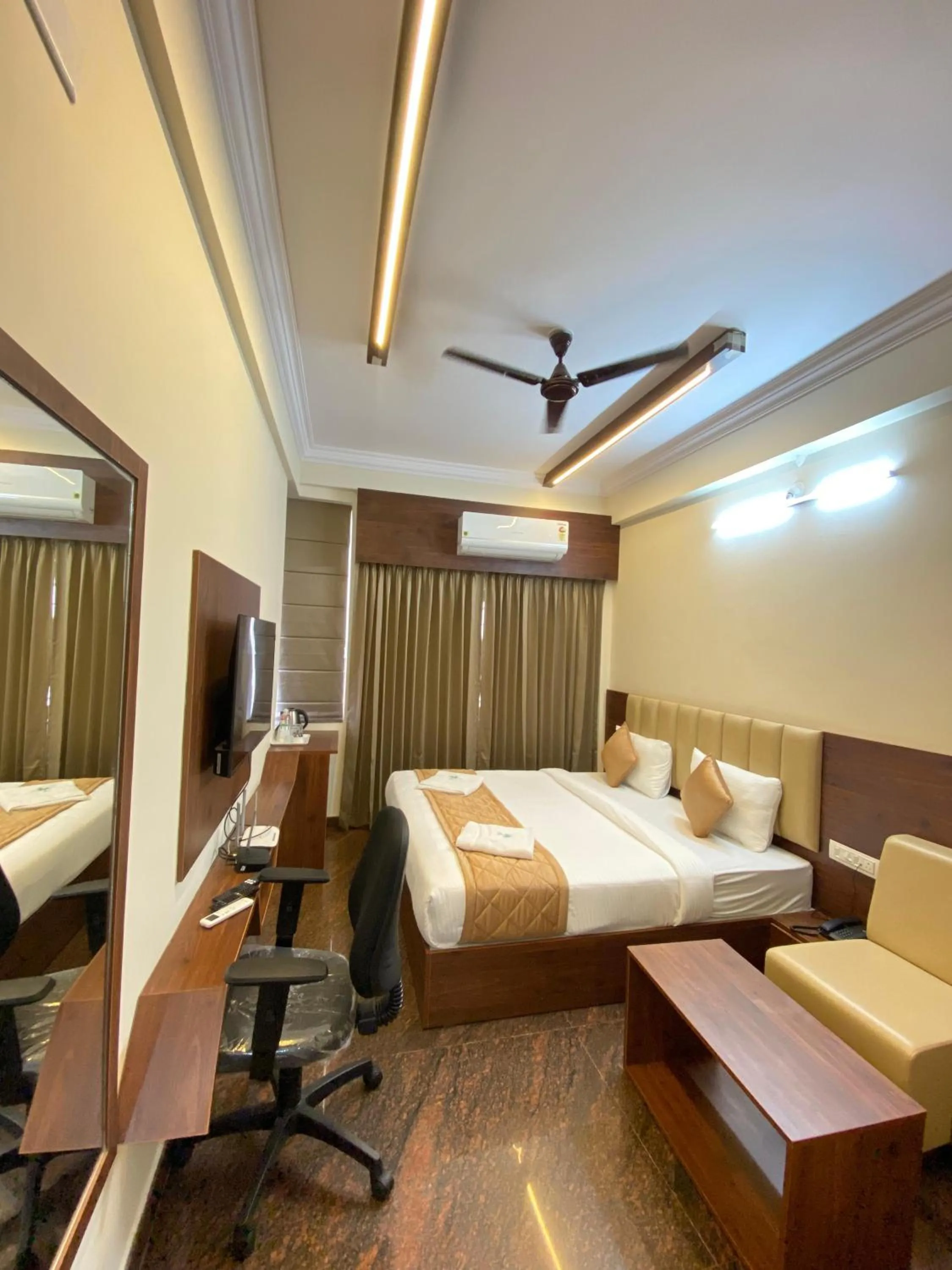 Bed in Hotel Sahara Tree