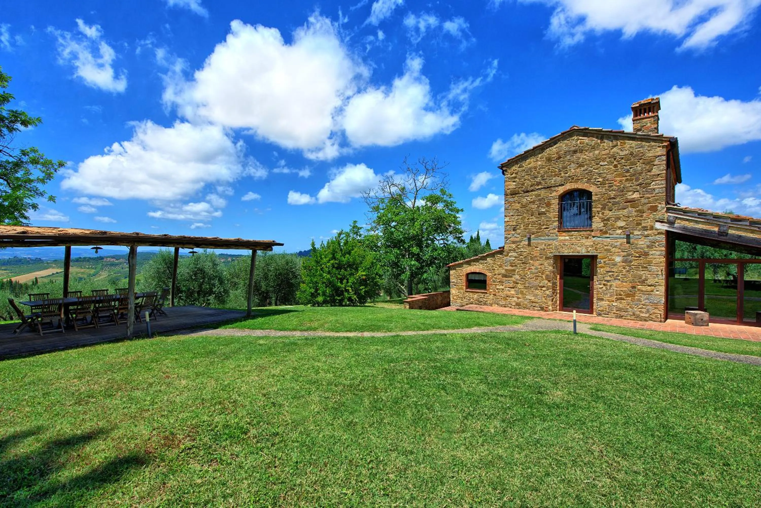 Property building in Villa Ferdinando by PosarelliVillas