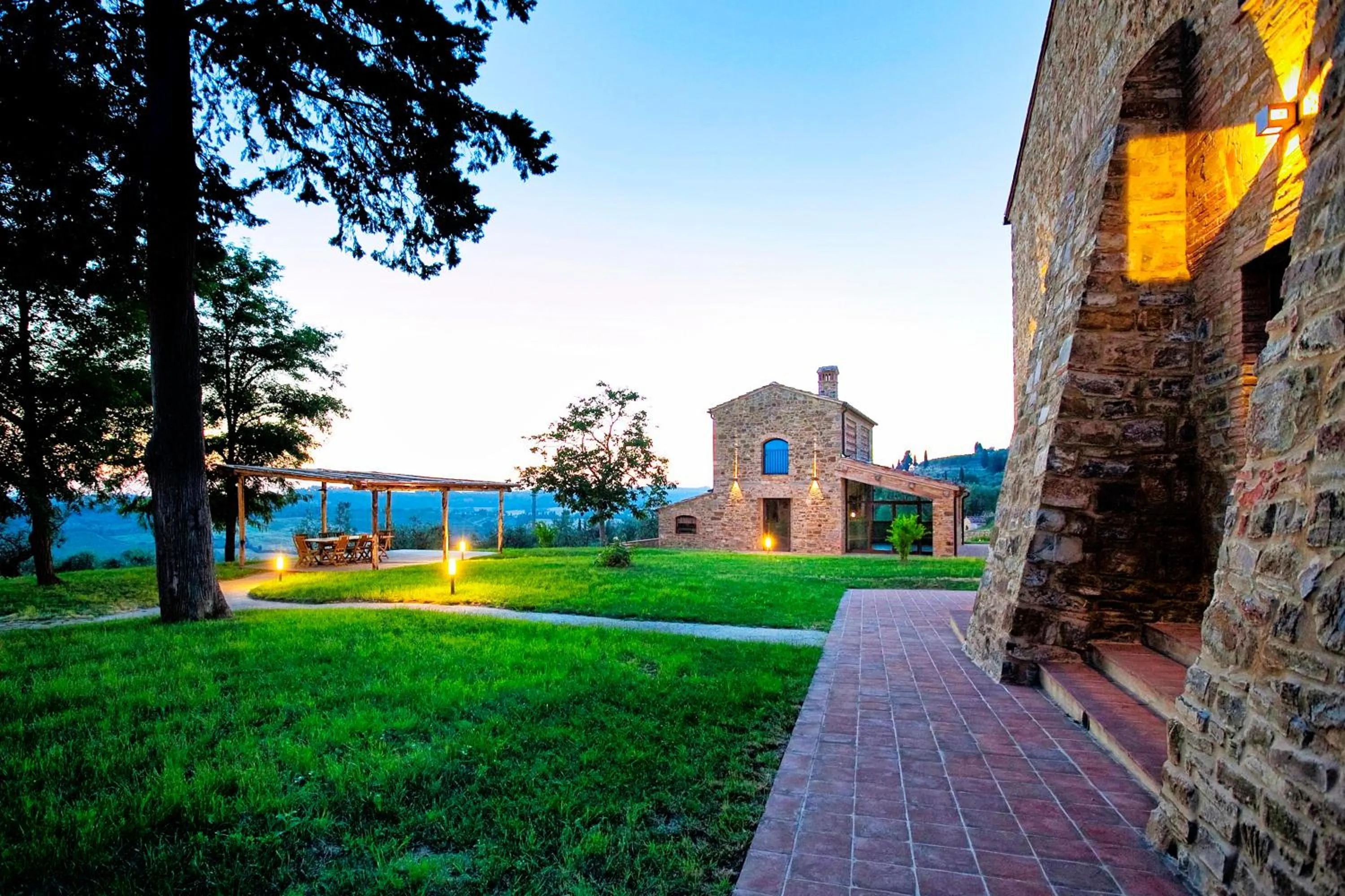 Property building in Villa Ferdinando by PosarelliVillas