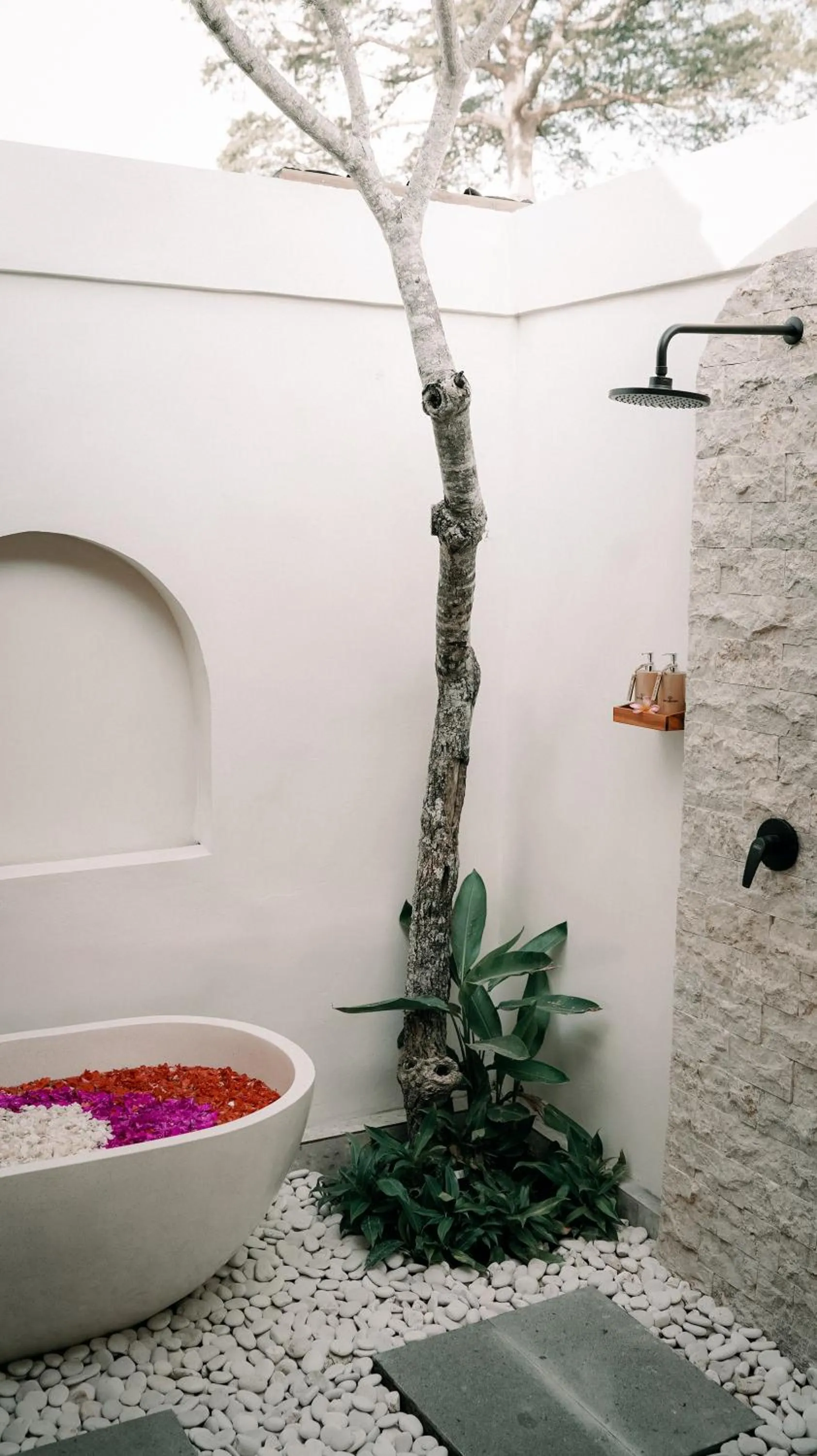 Shower in Samplangan Penida Resort