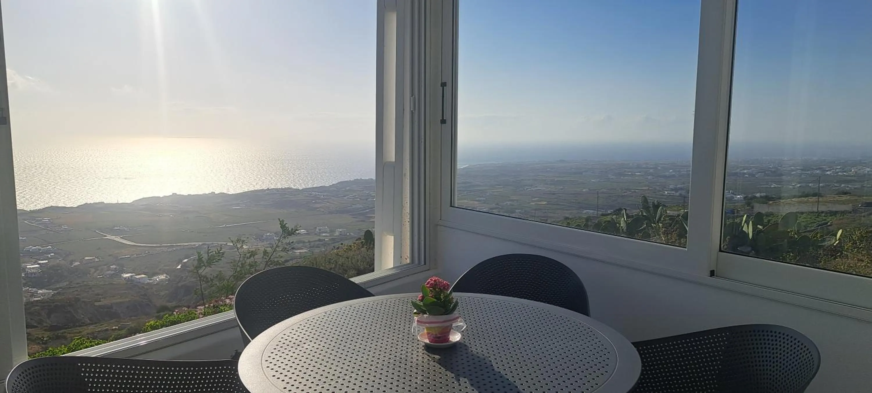 Restaurant/places to eat in Belle Etoile Villas