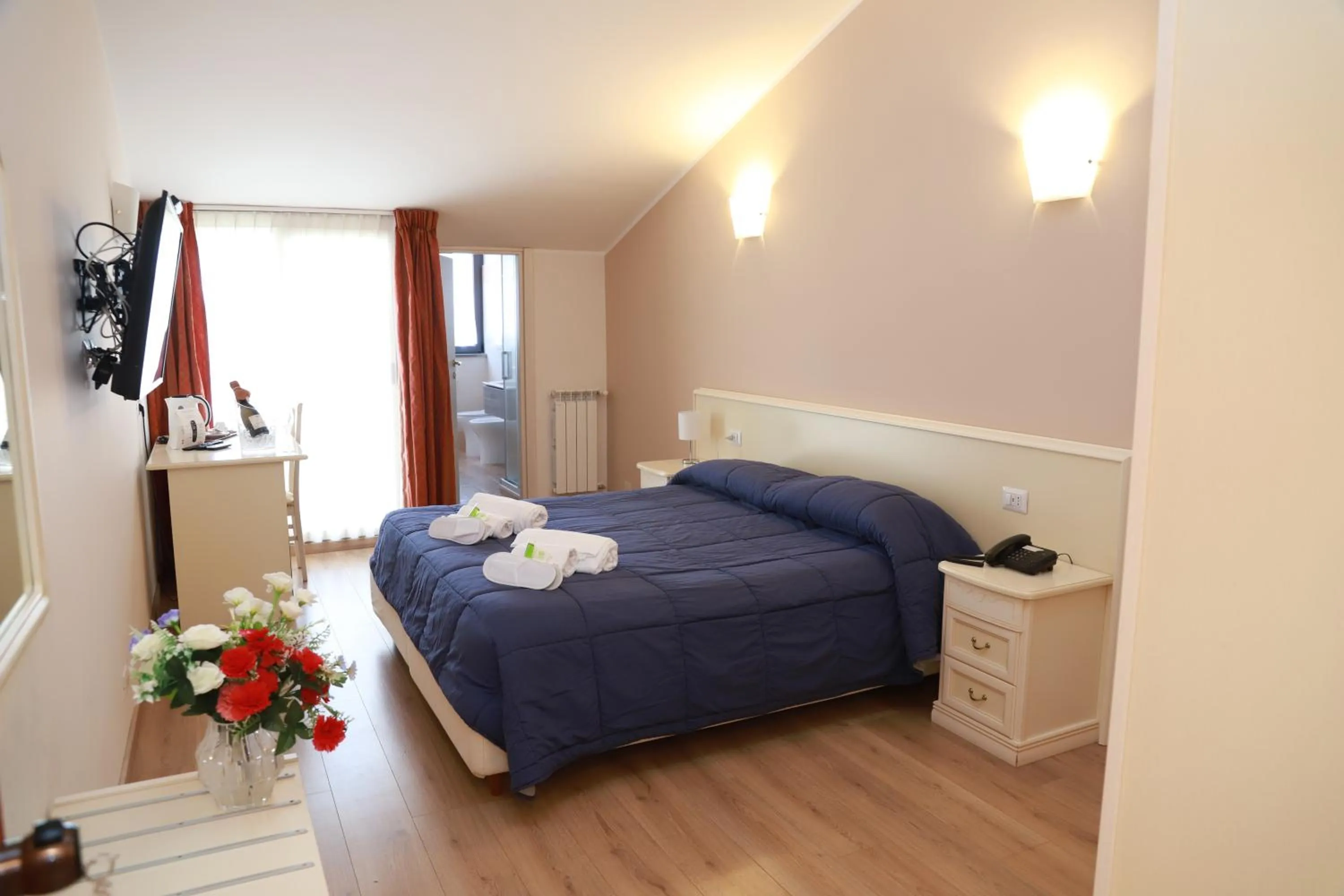 Photo of the whole room, Bed in Hotel Massimino