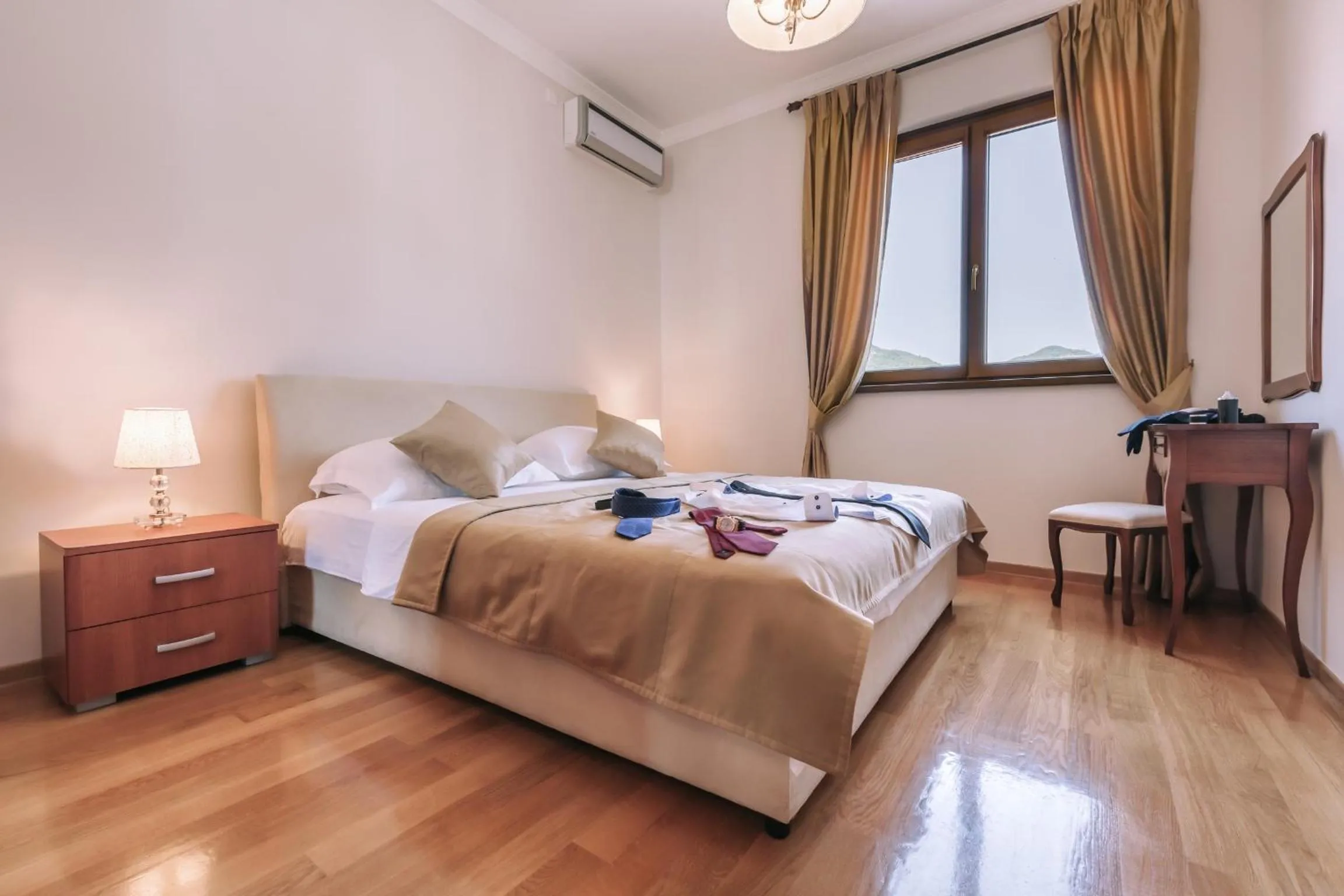 Bed in City Apartments