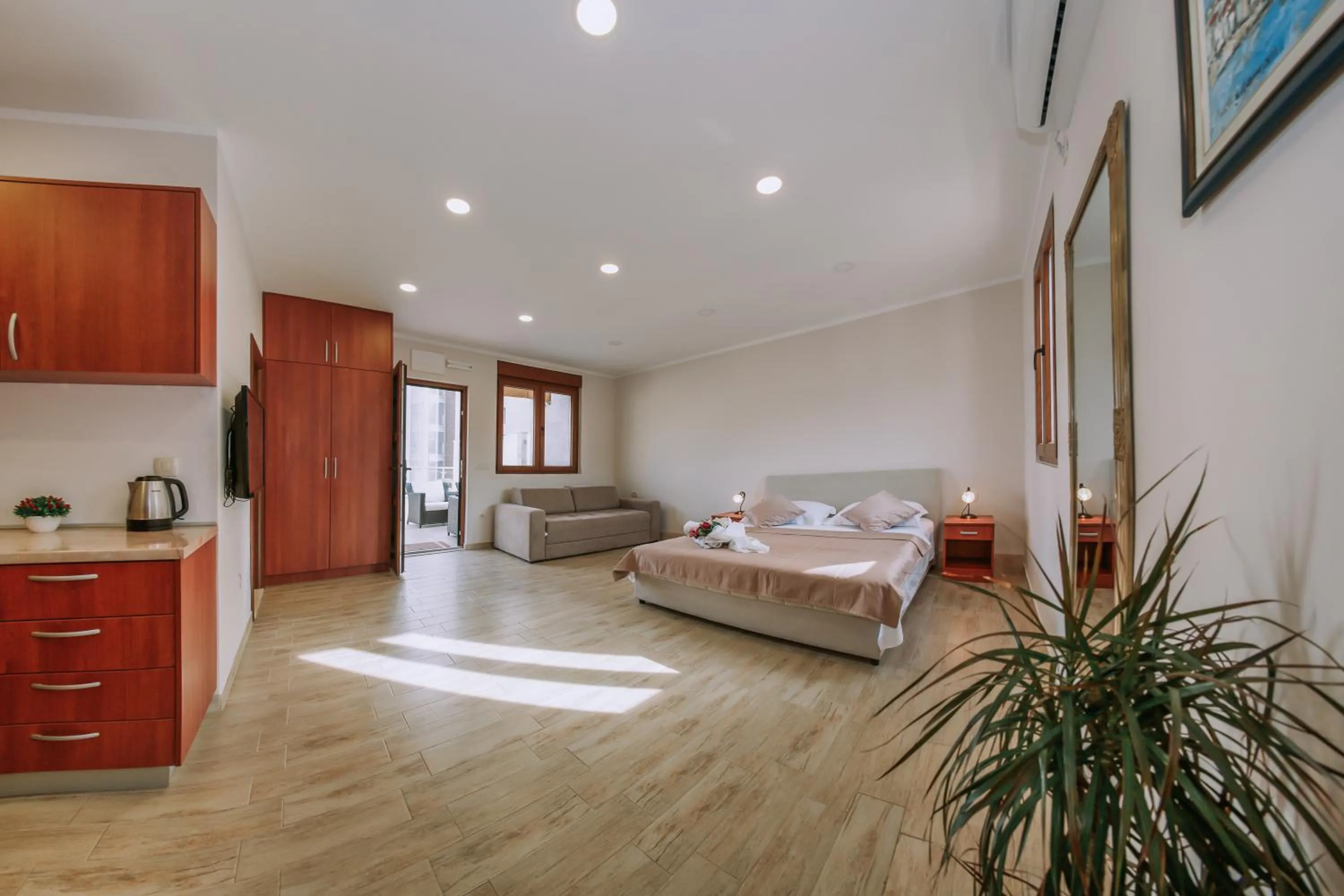 Kitchen or kitchenette, Bed in City Apartments