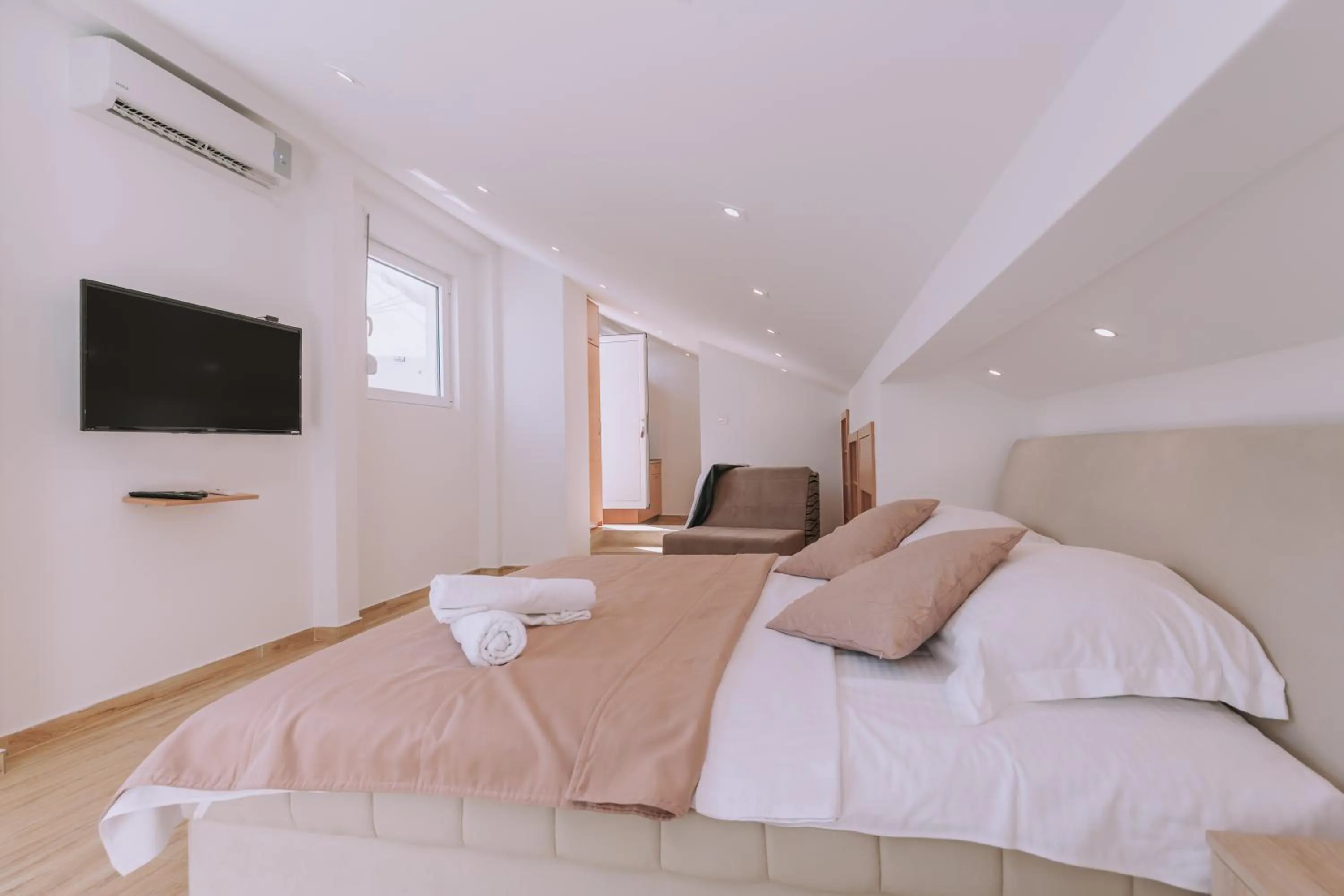 Photo of the whole room, Bed in City Apartments