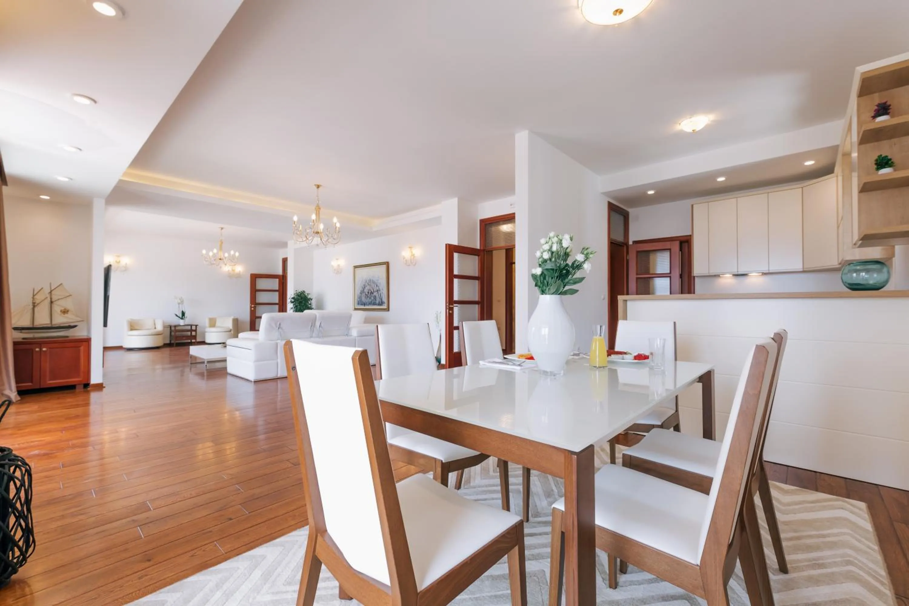 Dining area in City Apartments