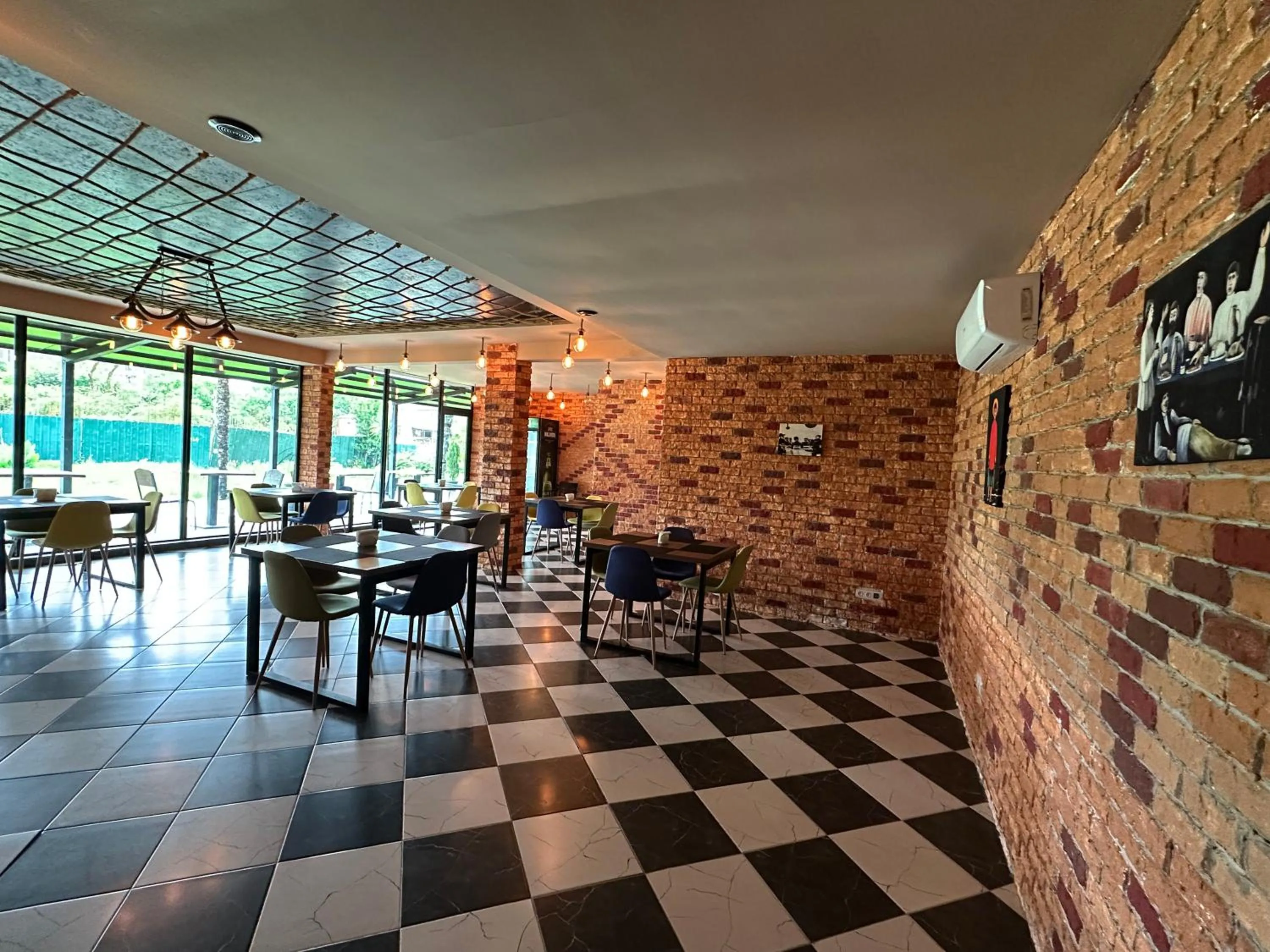 Restaurant/places to eat in Aparthotel costa