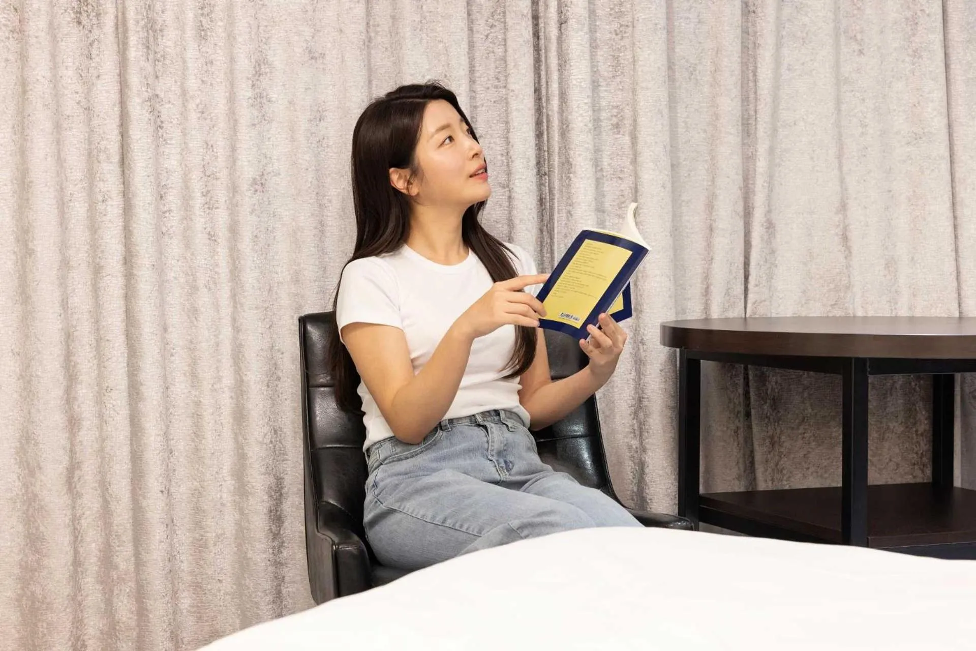 Photo of the whole room, Bed in Hotel Moon Cheonan ShinBuldang